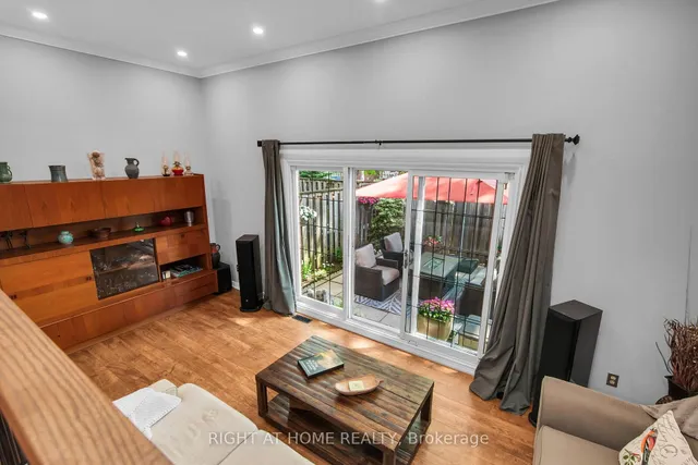 Additional property image - 400 Bloor St Unit 75