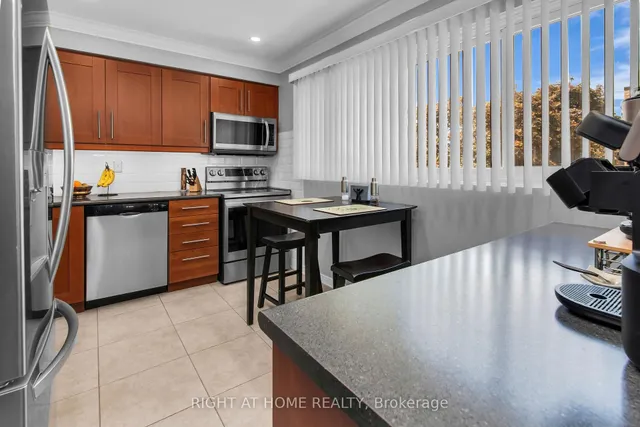 Additional property image - 400 Bloor St Unit 75