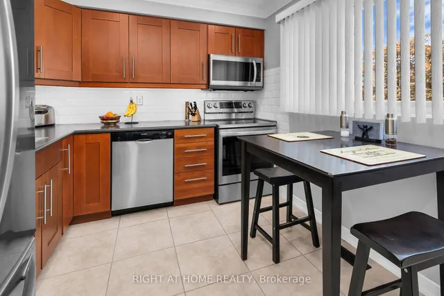 Additional property image - 400 Bloor St Unit 75