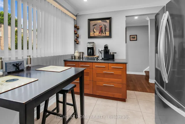 Additional property image - 400 Bloor St Unit 75