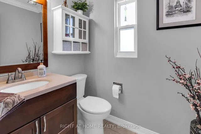 Additional property image - 400 Bloor St Unit 75