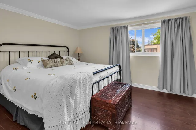 Additional property image - 400 Bloor St Unit 75