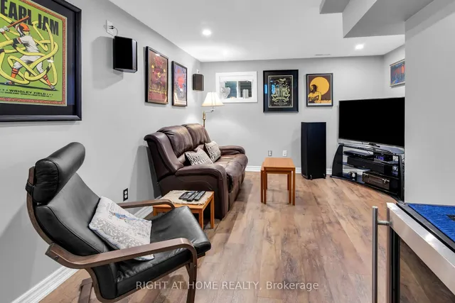 Additional property image - 400 Bloor St Unit 75