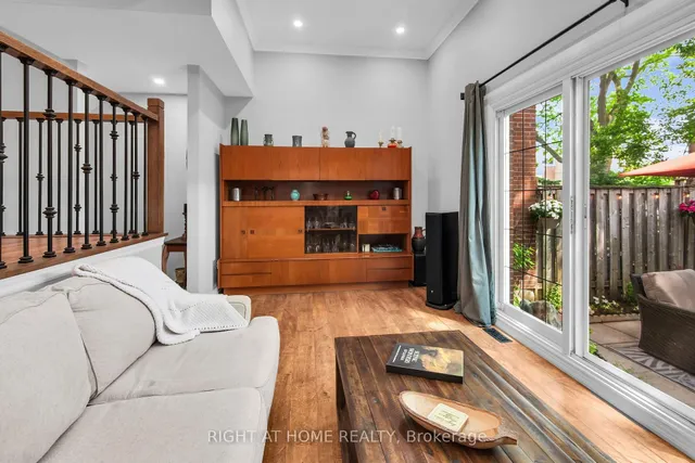 Additional property image - 400 Bloor St Unit 75