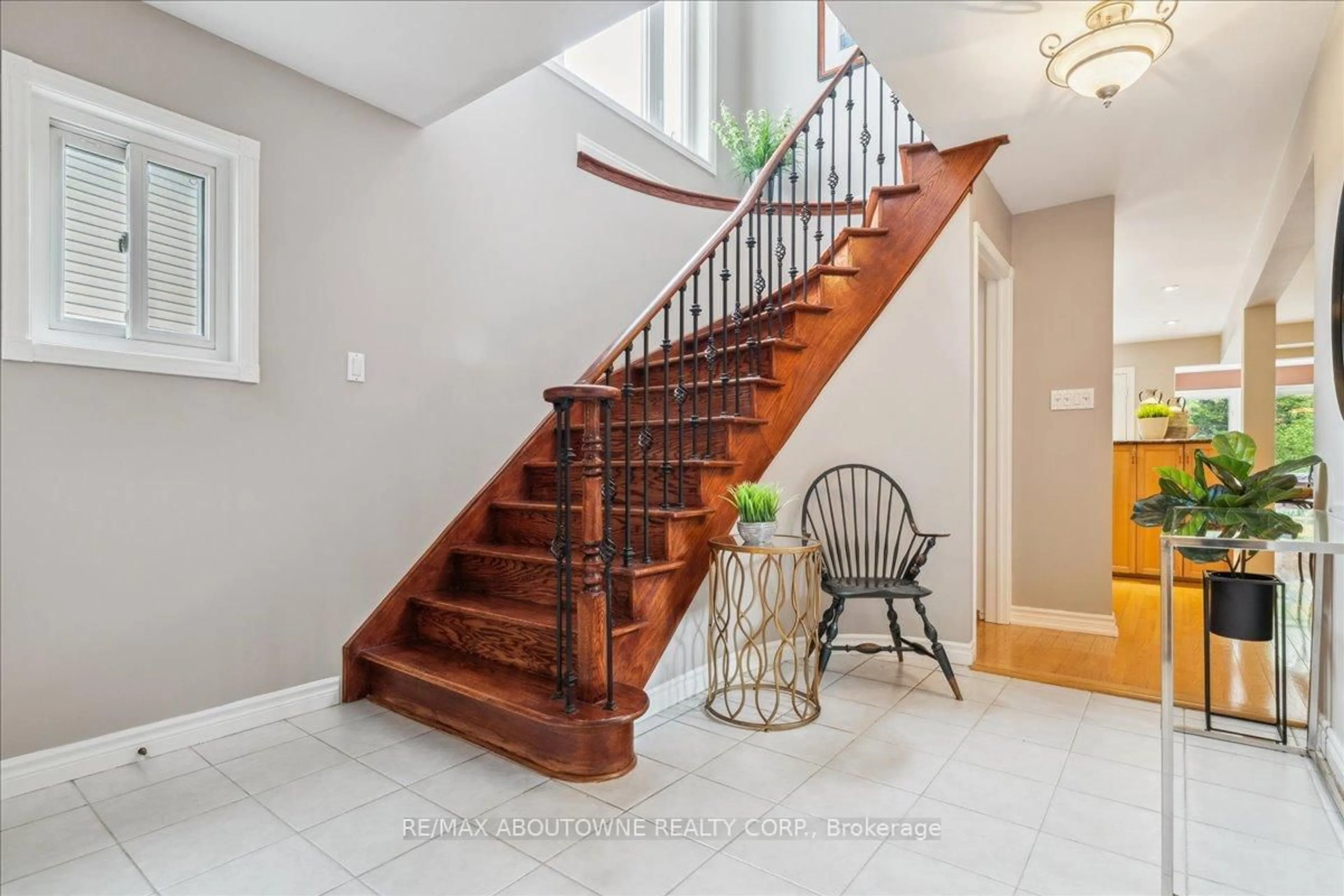 Unknown for 3350 Columbine Cres, Mississauga Ontario L5N 6A8