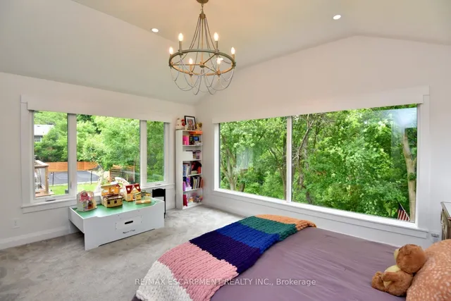 Additional property image - 290 Gardenview Dr