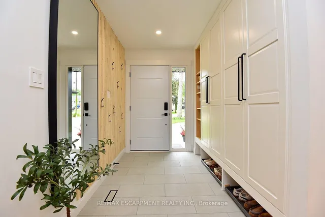 Additional property image - 290 Gardenview Dr