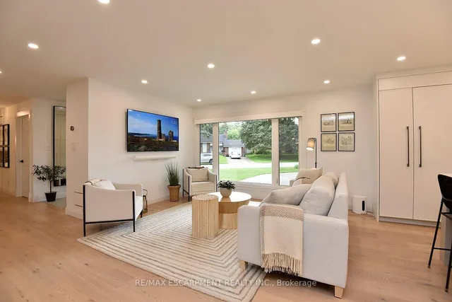 Additional property image - 290 Gardenview Dr
