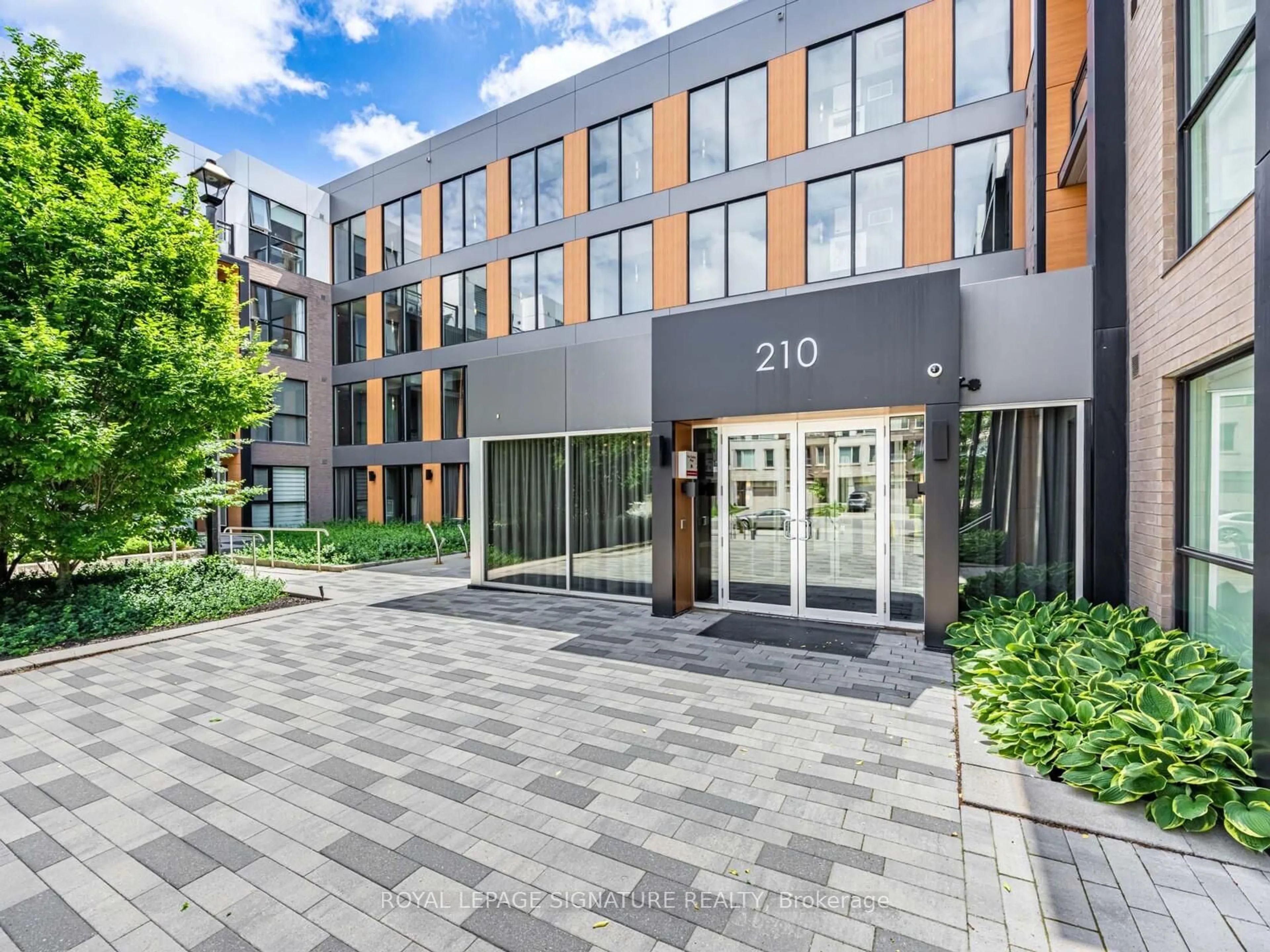 Unknown for 210 Sabina Dr #308, Oakville Ontario L6H 0W6