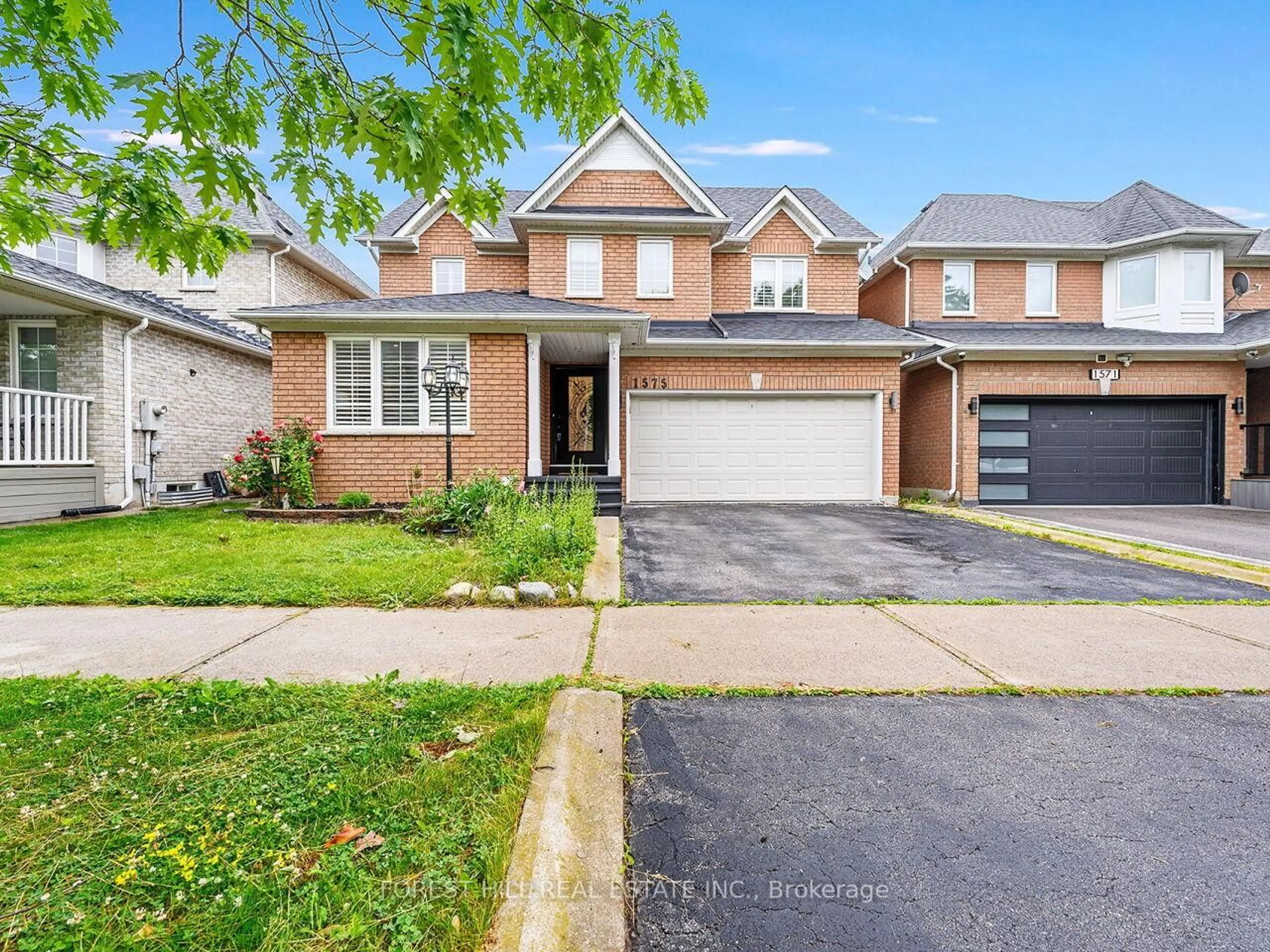 Home with brick exterior material, street for 1575 Samuelson Cres, Mississauga Ontario L5N 8A2