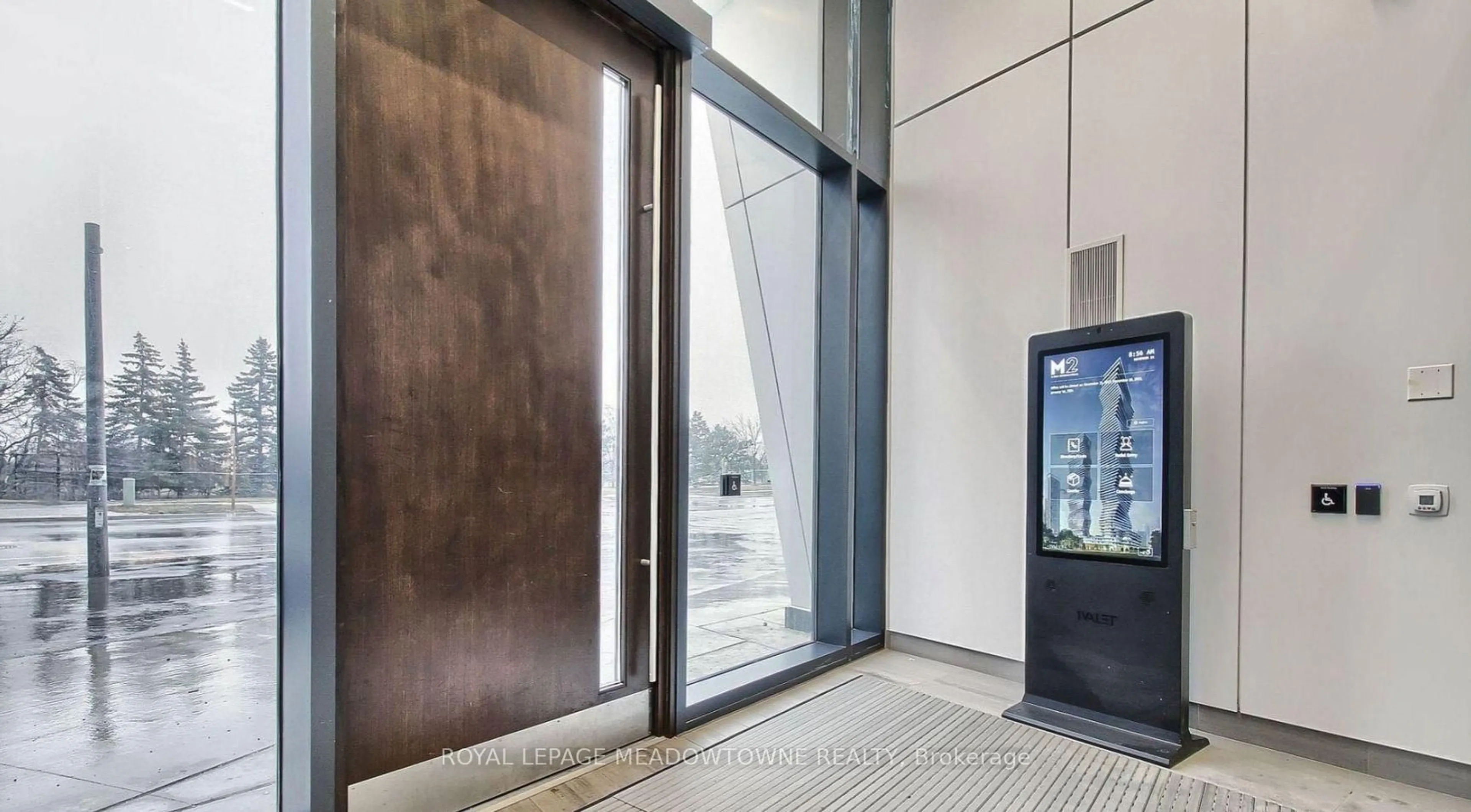 Indoor foyer for 3883 Quartz Rd #4206, Mississauga Ontario L5B 0M4