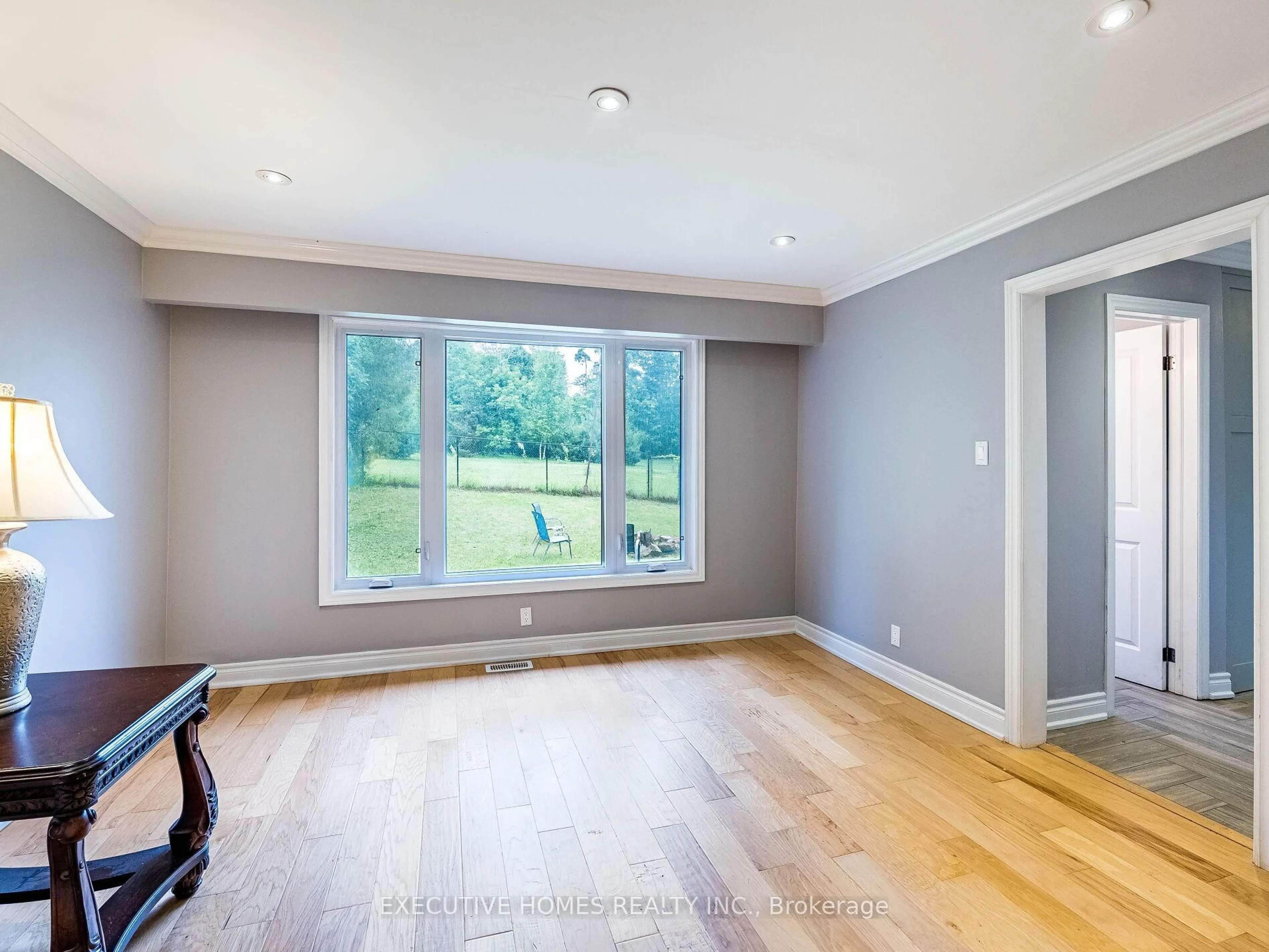 A pic of a room for 34 Kennedy Rd, Caledon Ontario L7C 2A7