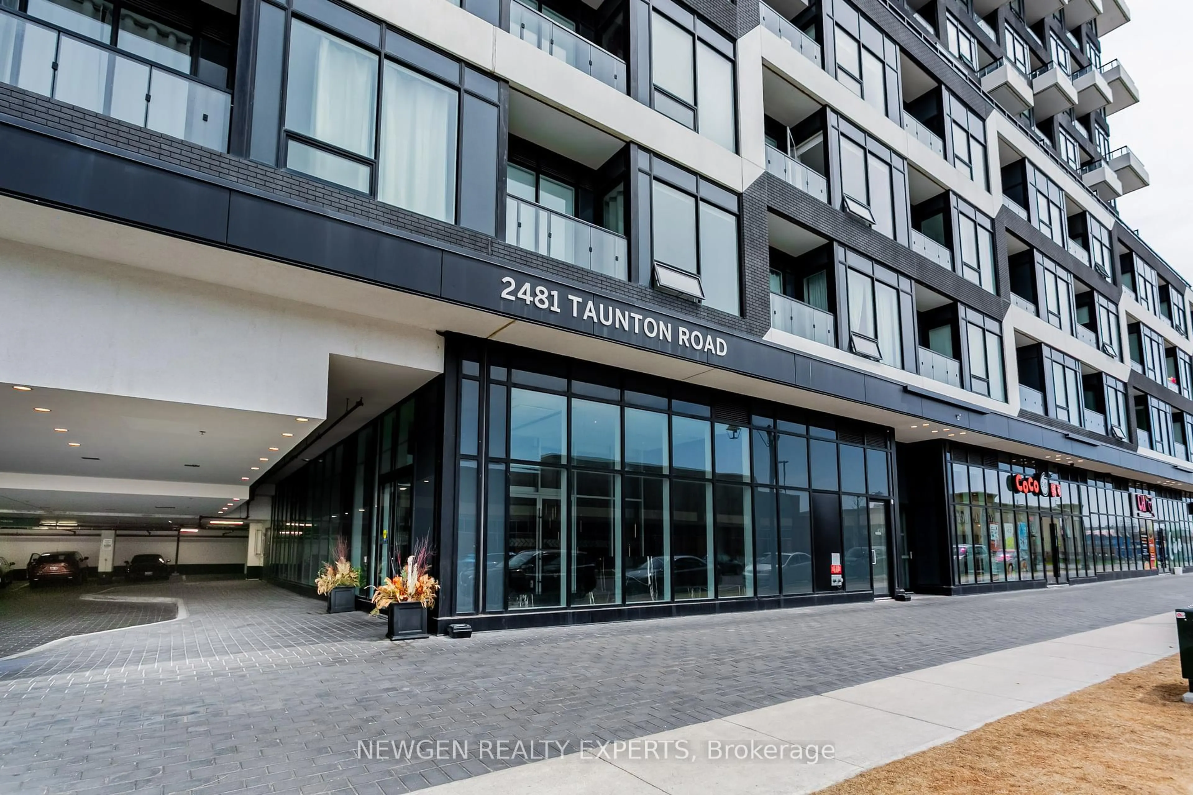 Indoor foyer for 2481 Taunton Rd #1310, Oakville Ontario L6H 3R7