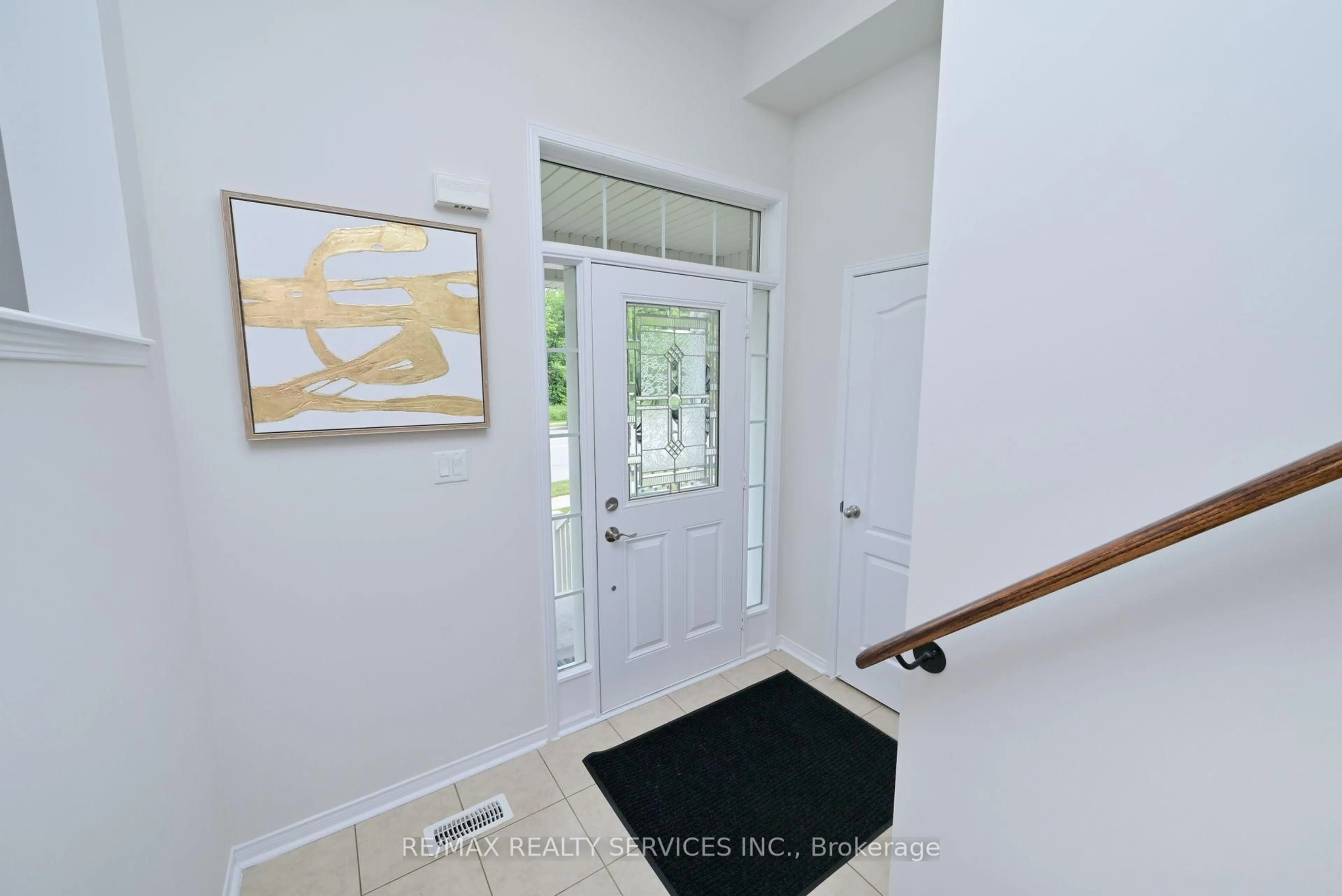 Indoor entryway for 12 Bellchase Tr, Brampton Ontario L6P 3K4