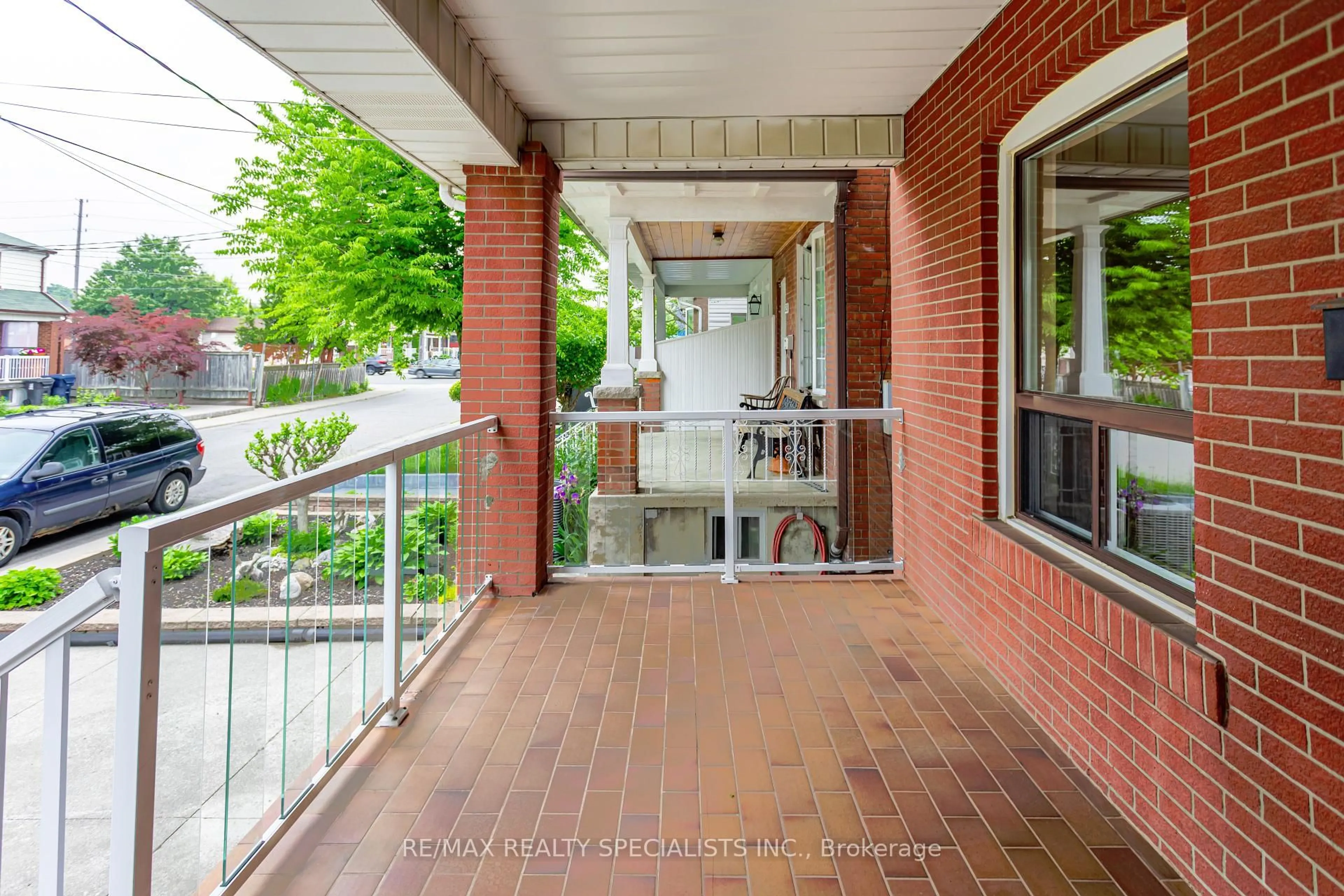 Patio, street for 221 Earlscourt Ave, Toronto Ontario M6E 4B4