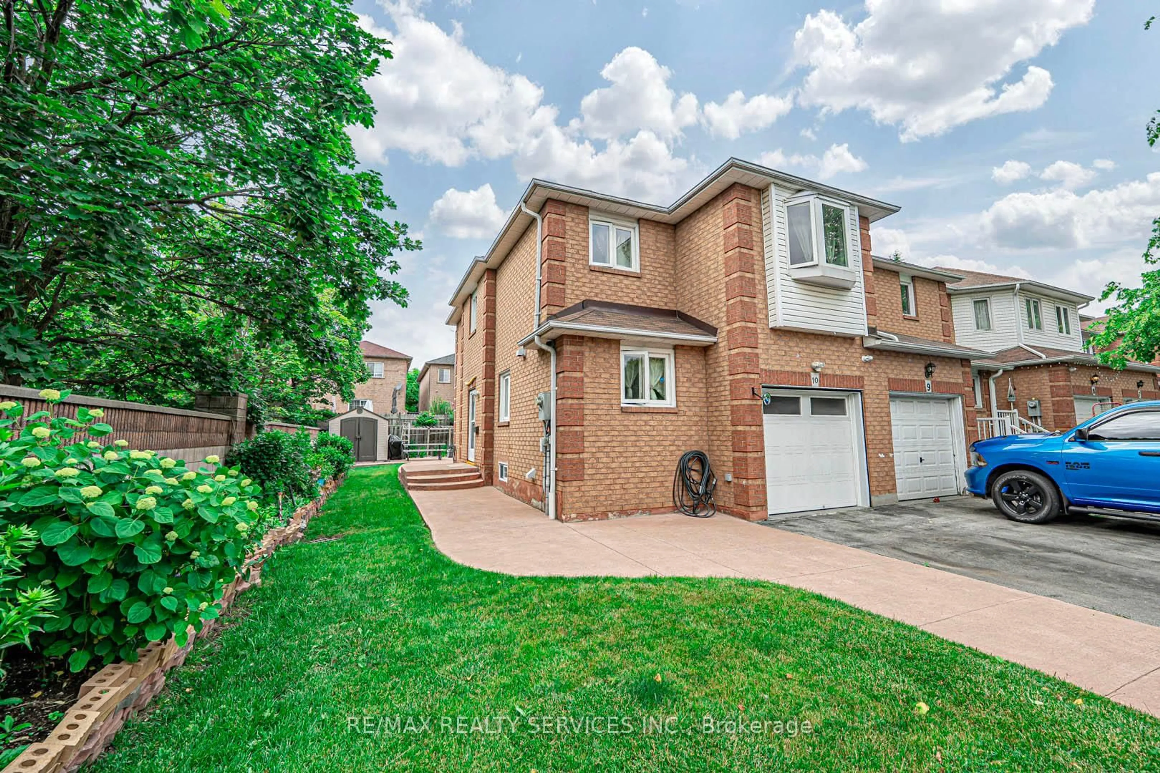 Home with brick exterior material, street for 10 Shirley Pl #10, Brampton Ontario L6Z 1P2