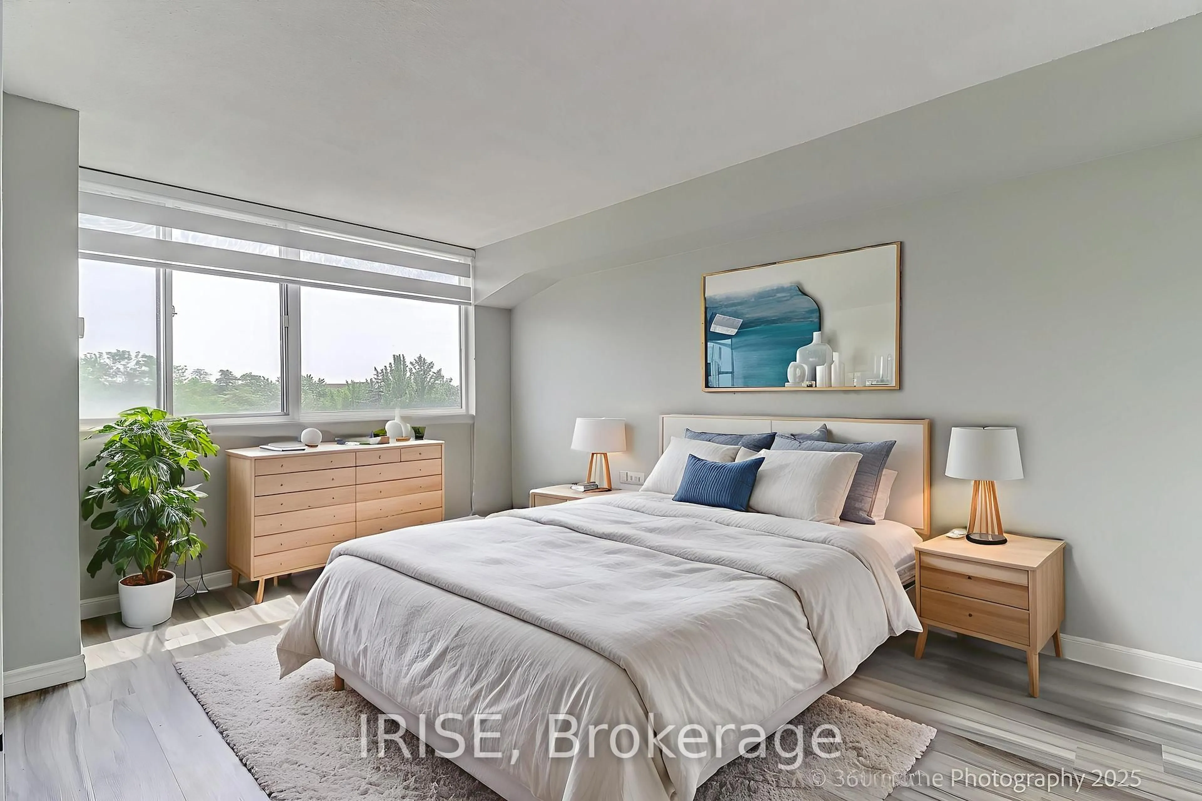 Bedroom with bed, unknown for 1001 Cedarglen Gate #307, Mississauga Ontario L5C 4R2