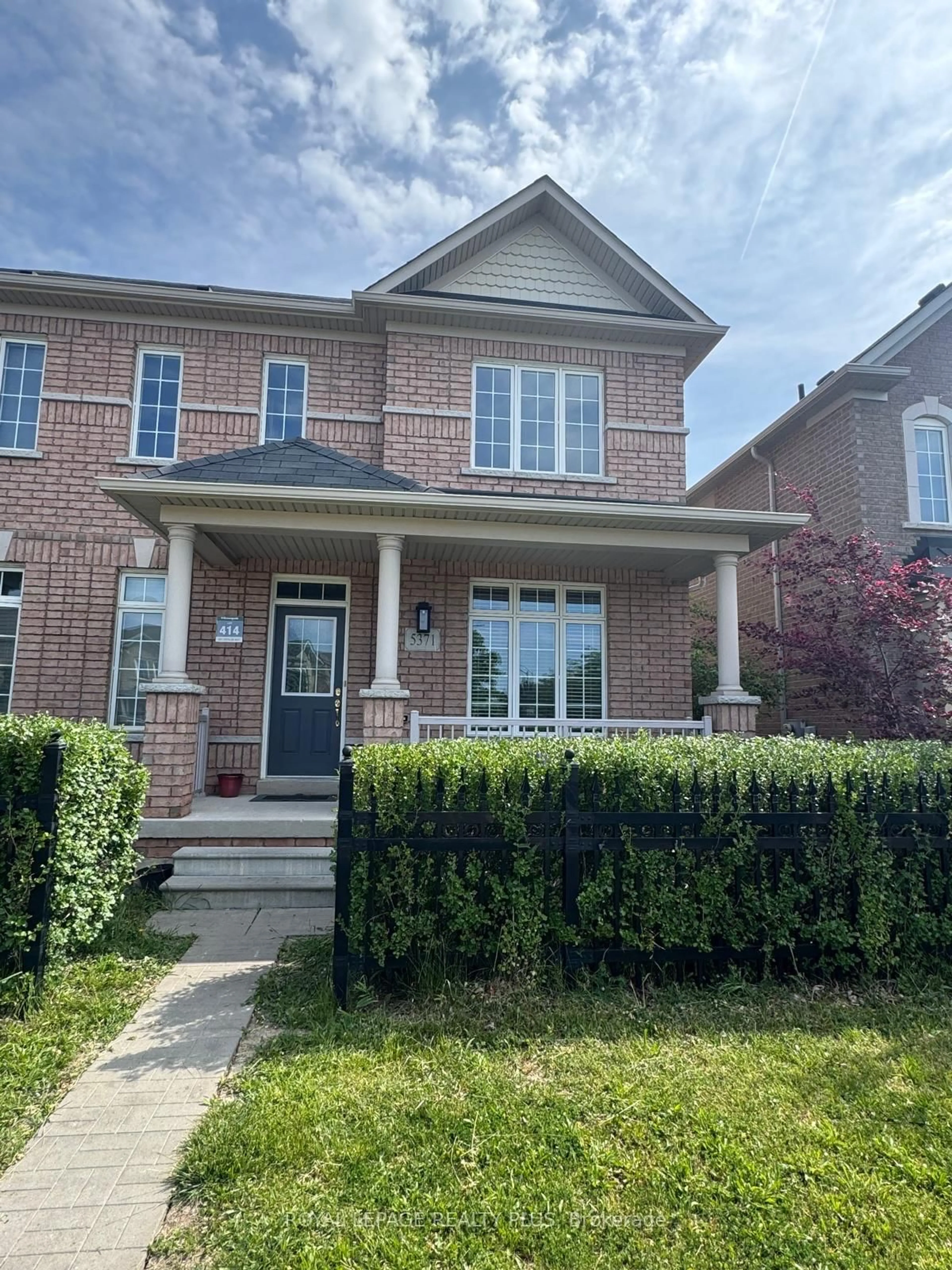 Home with brick exterior material, street for 5371 Tenth Line, Mississauga Ontario L5M 0V7