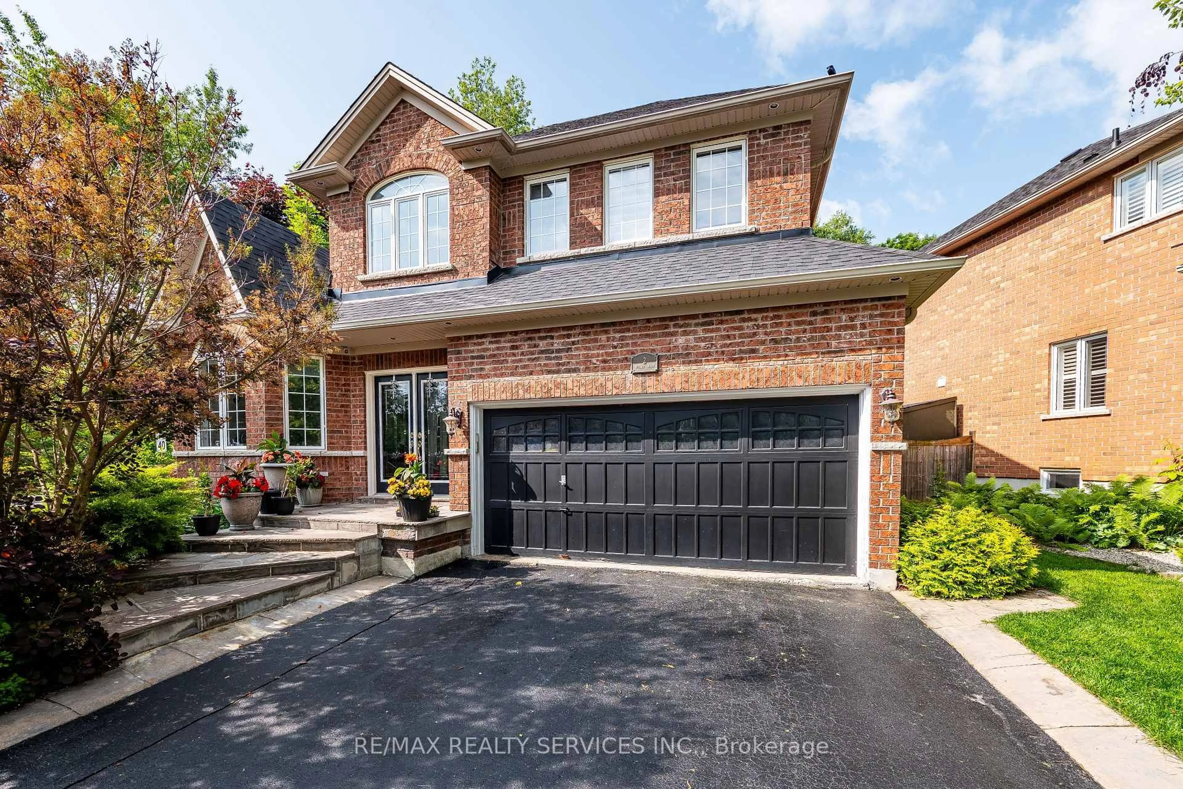 Home with brick exterior material, street for 2 Putney Rd, Caledon Ontario L7C 1R4