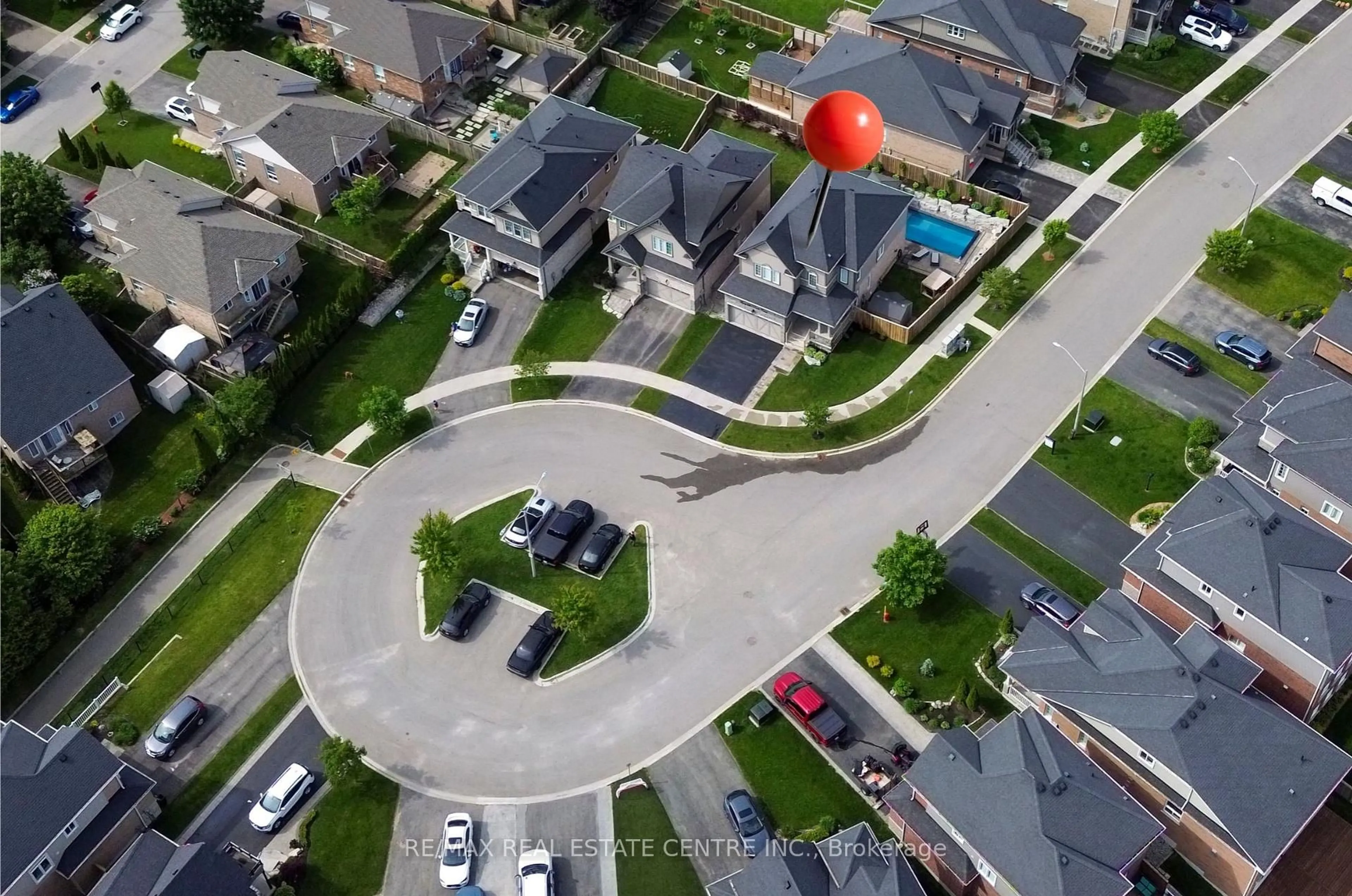 A pic from outside/outdoor area/front of a property/back of a property/a pic from drone, street for 36 Paula Crt, Orangeville Ontario L9W 5V1