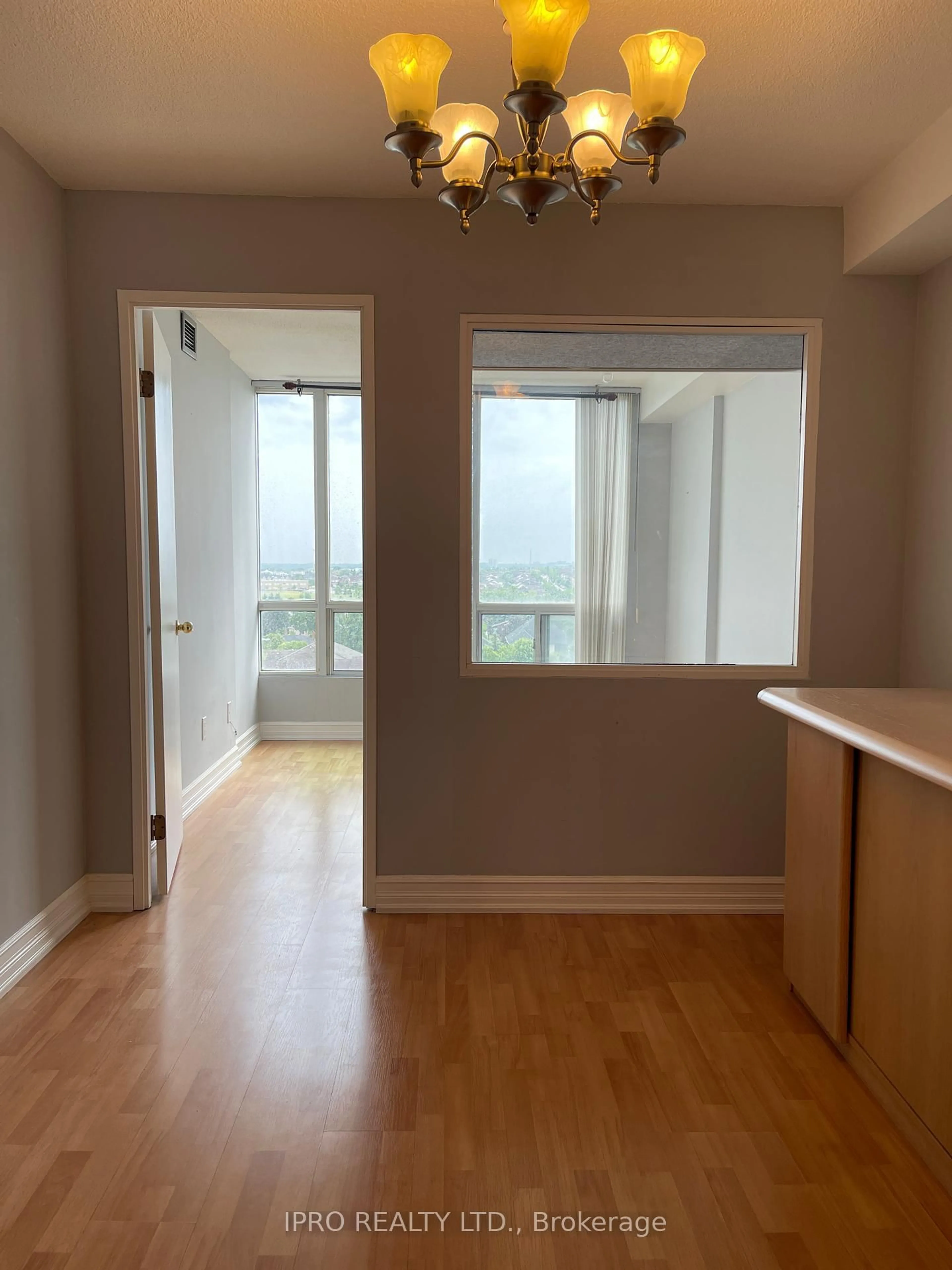 A pic of a room for 155 Hillcrest Ave #1006, Mississauga Ontario L5B 3Z2