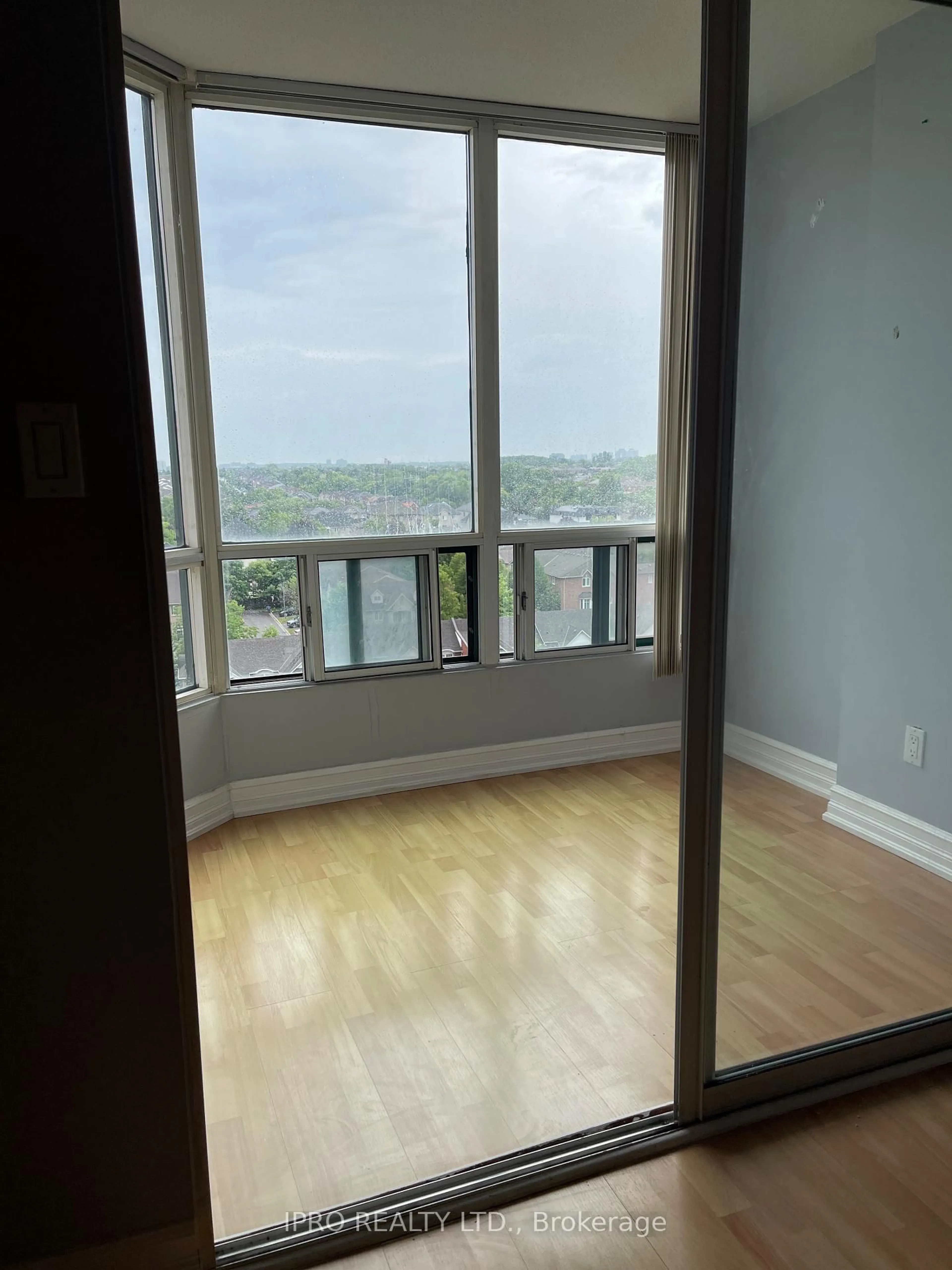 A pic of a room for 155 Hillcrest Ave #1006, Mississauga Ontario L5B 3Z2