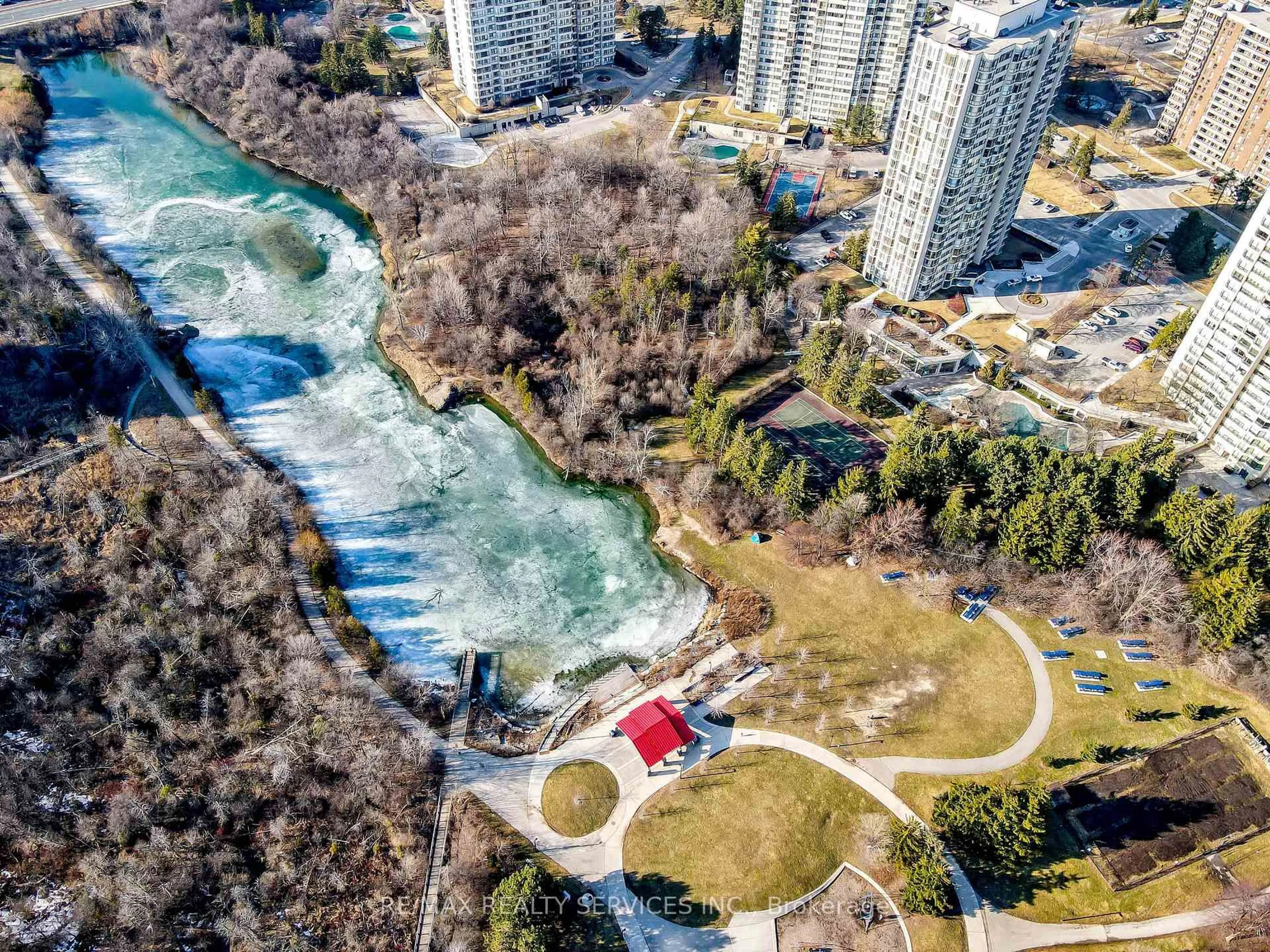 A pic from outside/outdoor area/front of a property/back of a property/a pic from drone, water/lake/river/ocean view for 8 Lisa St #1503, Brampton Ontario L6T 4S6