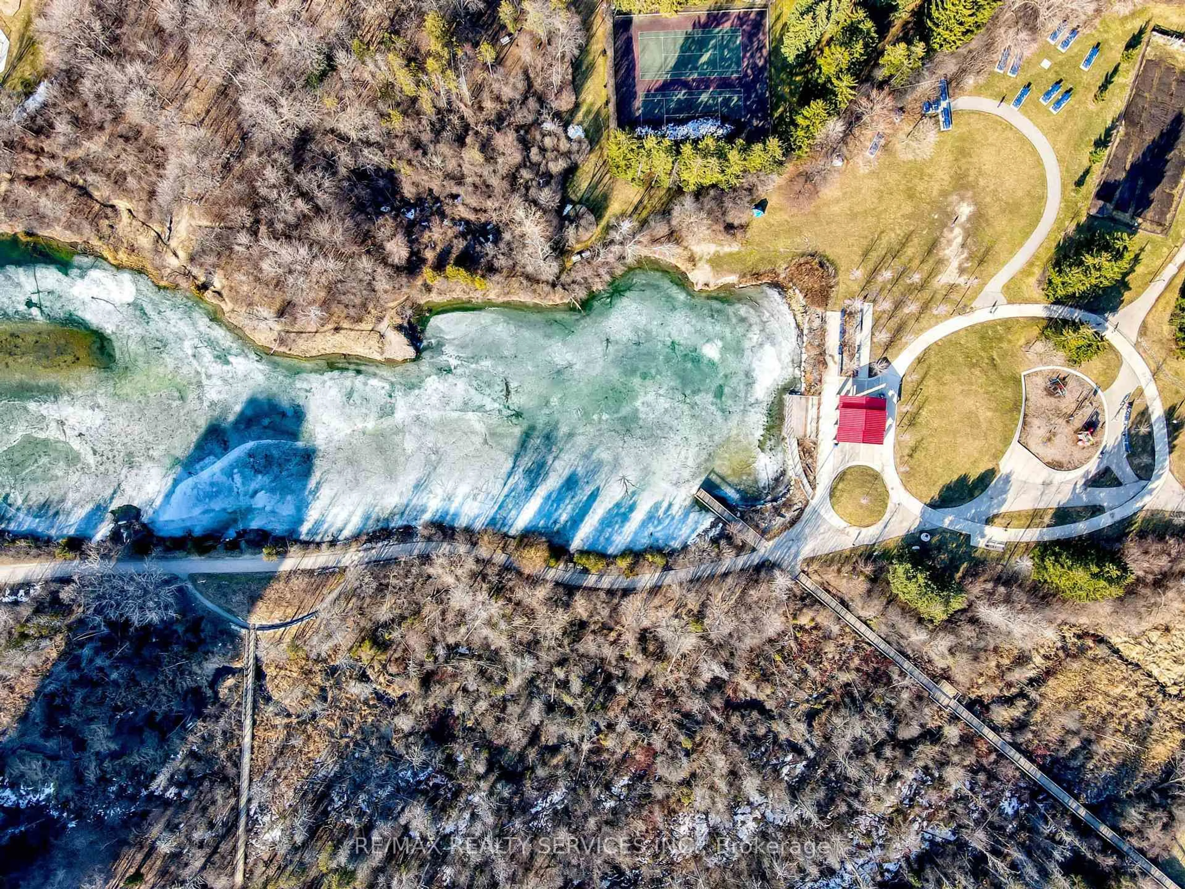 A pic from outside/outdoor area/front of a property/back of a property/a pic from drone, water/lake/river/ocean view for 8 Lisa St #1503, Brampton Ontario L6T 4S6