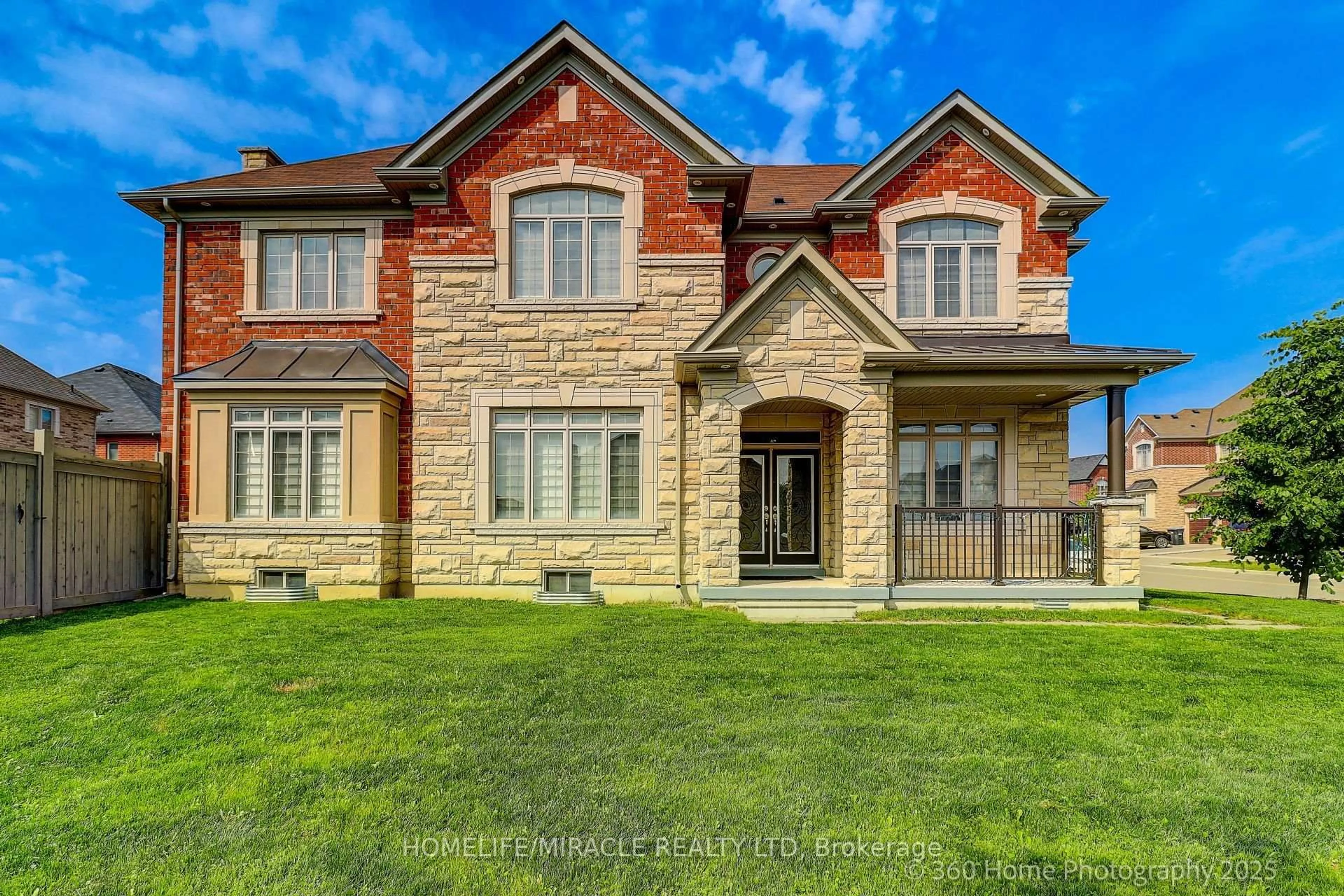 Home with brick exterior material, unknown for 84 John Carroll Dr, Brampton Ontario L6P 4J3