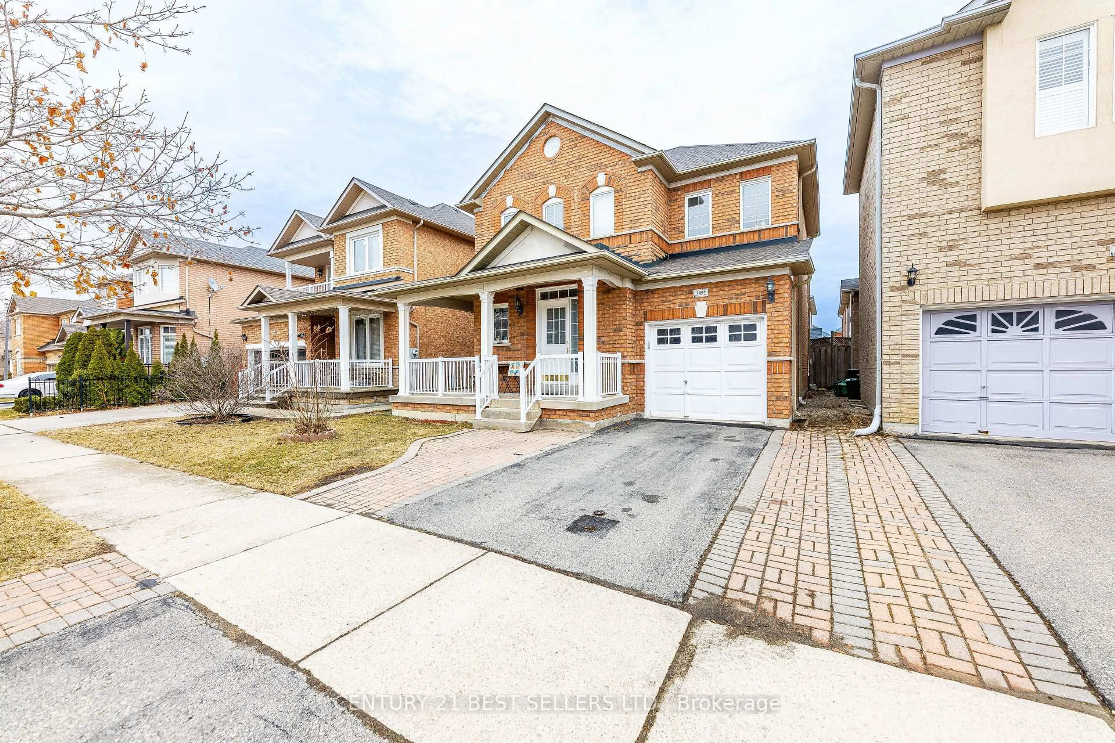 Home with brick exterior material, street for 3852 Oland Dr, Mississauga Ontario L5M 6M8