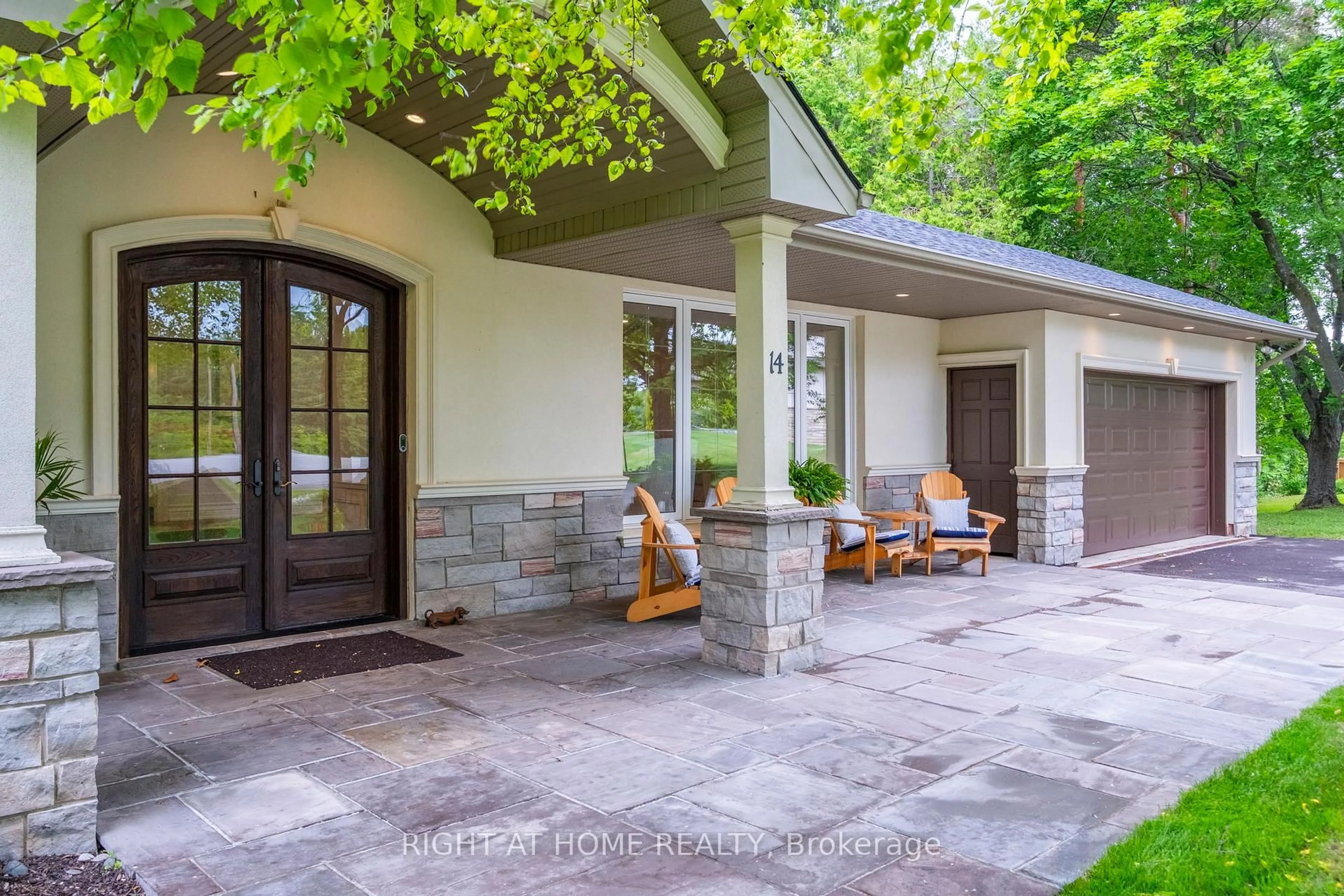 Indoor entryway for 14 Mcbride Crt, Caledon Ontario L7E 0A4