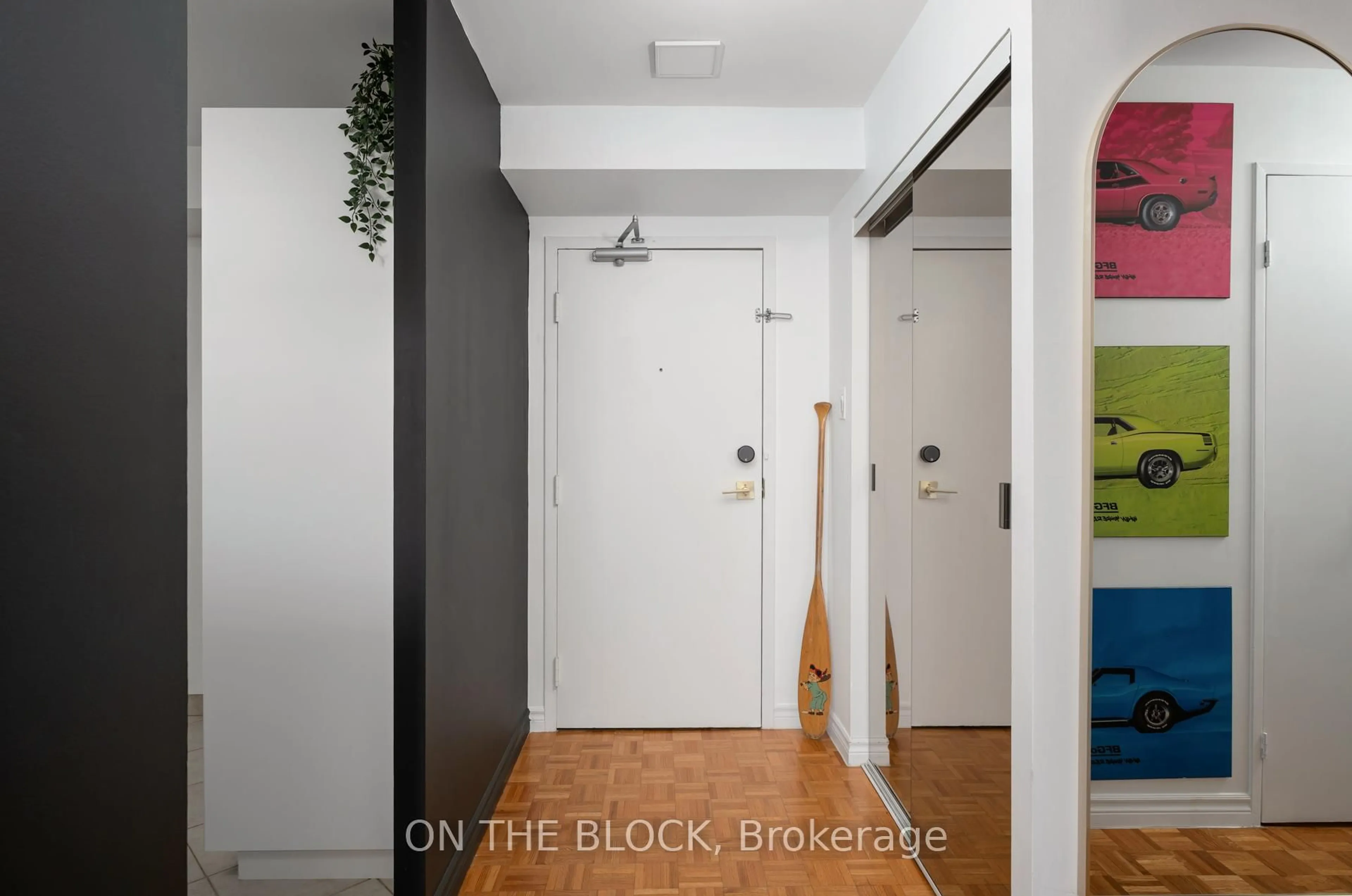 Indoor entryway for 3845 Lake Shore Blvd #506, Toronto Ontario M8W 4Y3