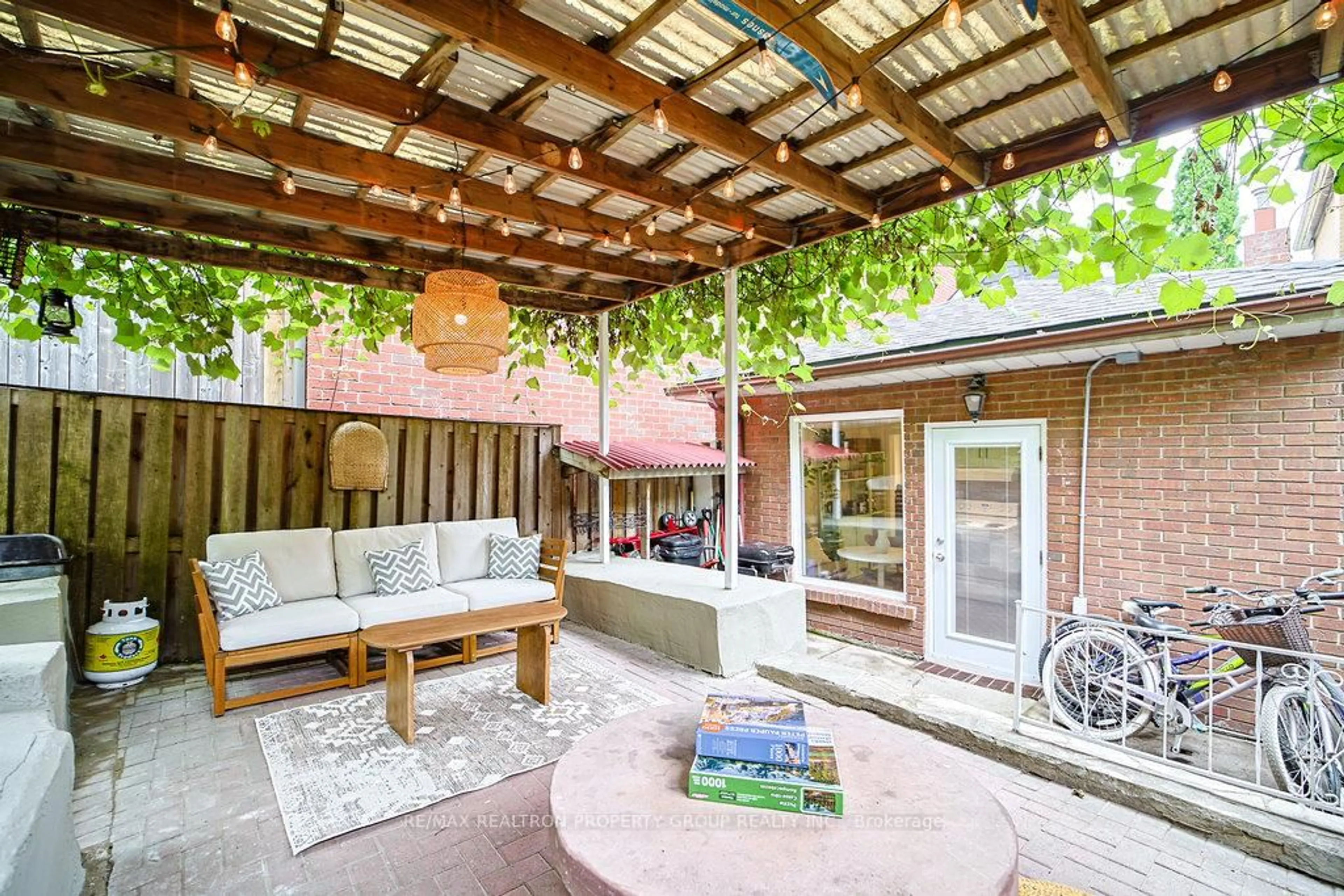 Patio, street for 482 Mcroberts Ave, Toronto Ontario M6E 4R4