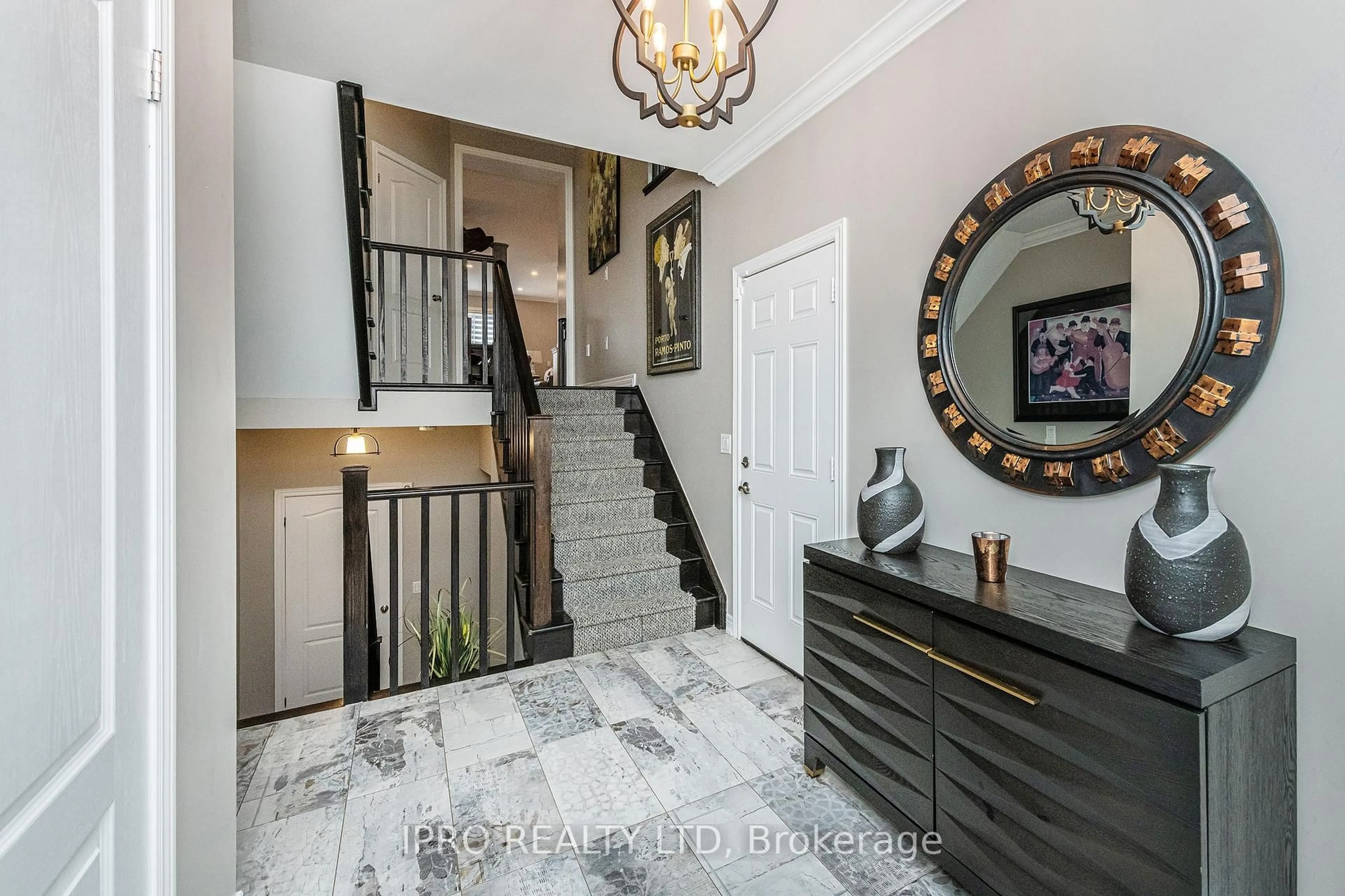 Indoor entryway for 17 McEchearn Cres, Caledon Ontario L7C 3R4