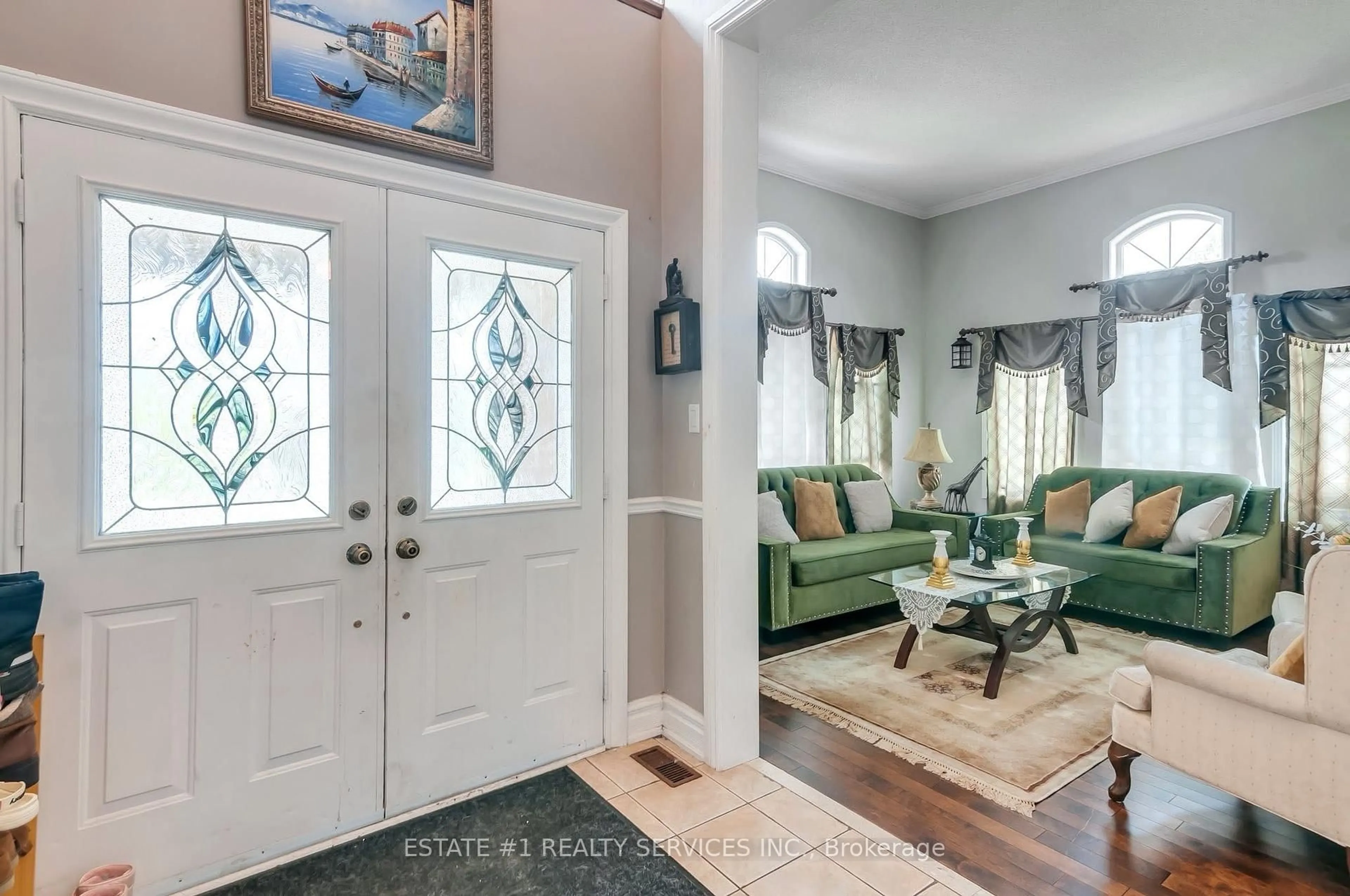 Indoor entryway for 1 Harthill Crt, Brampton Ontario L7A 2N9