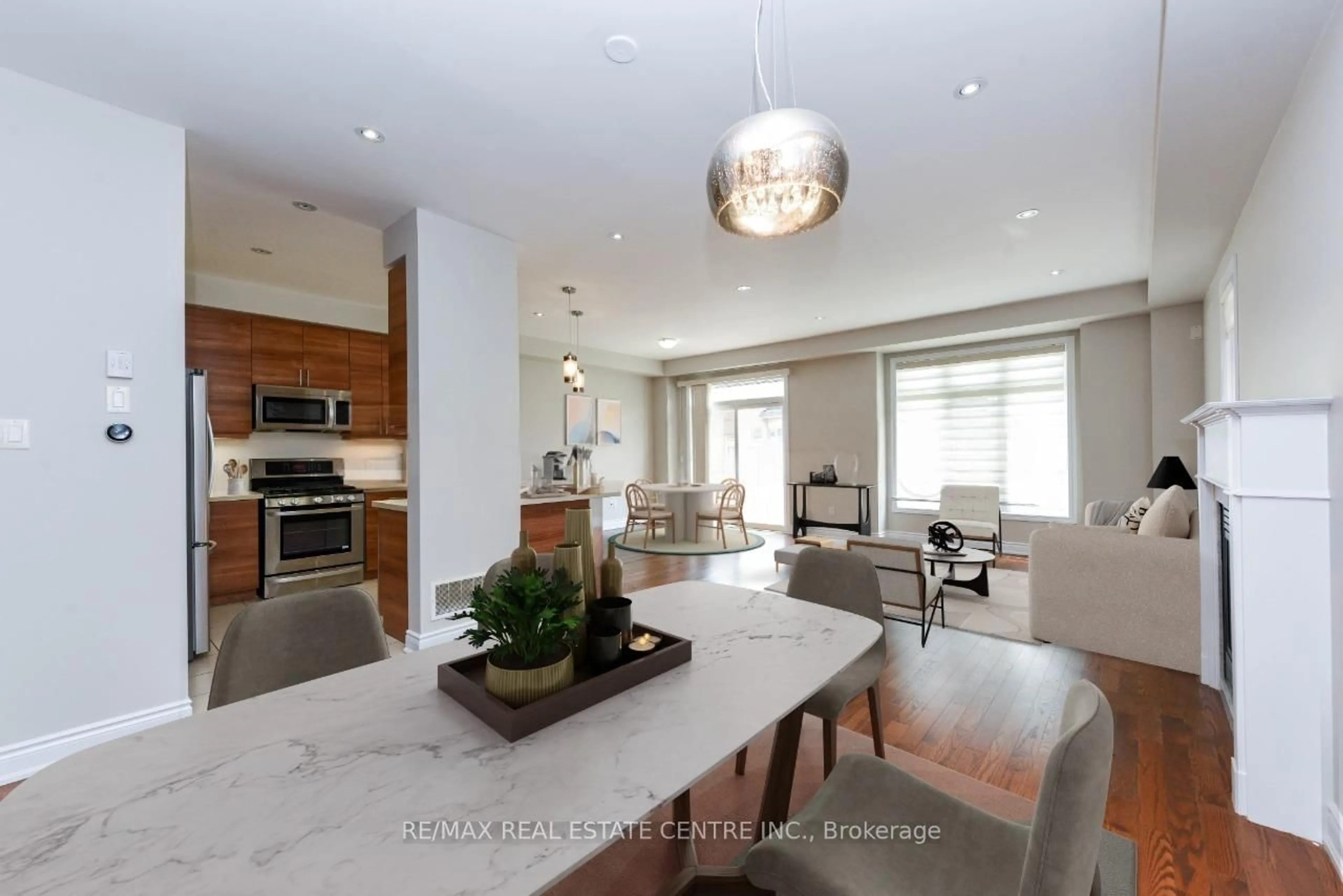 Open concept kitchen, unknown for 49 Honeyview Tr, Brampton Ontario L6P 4A4