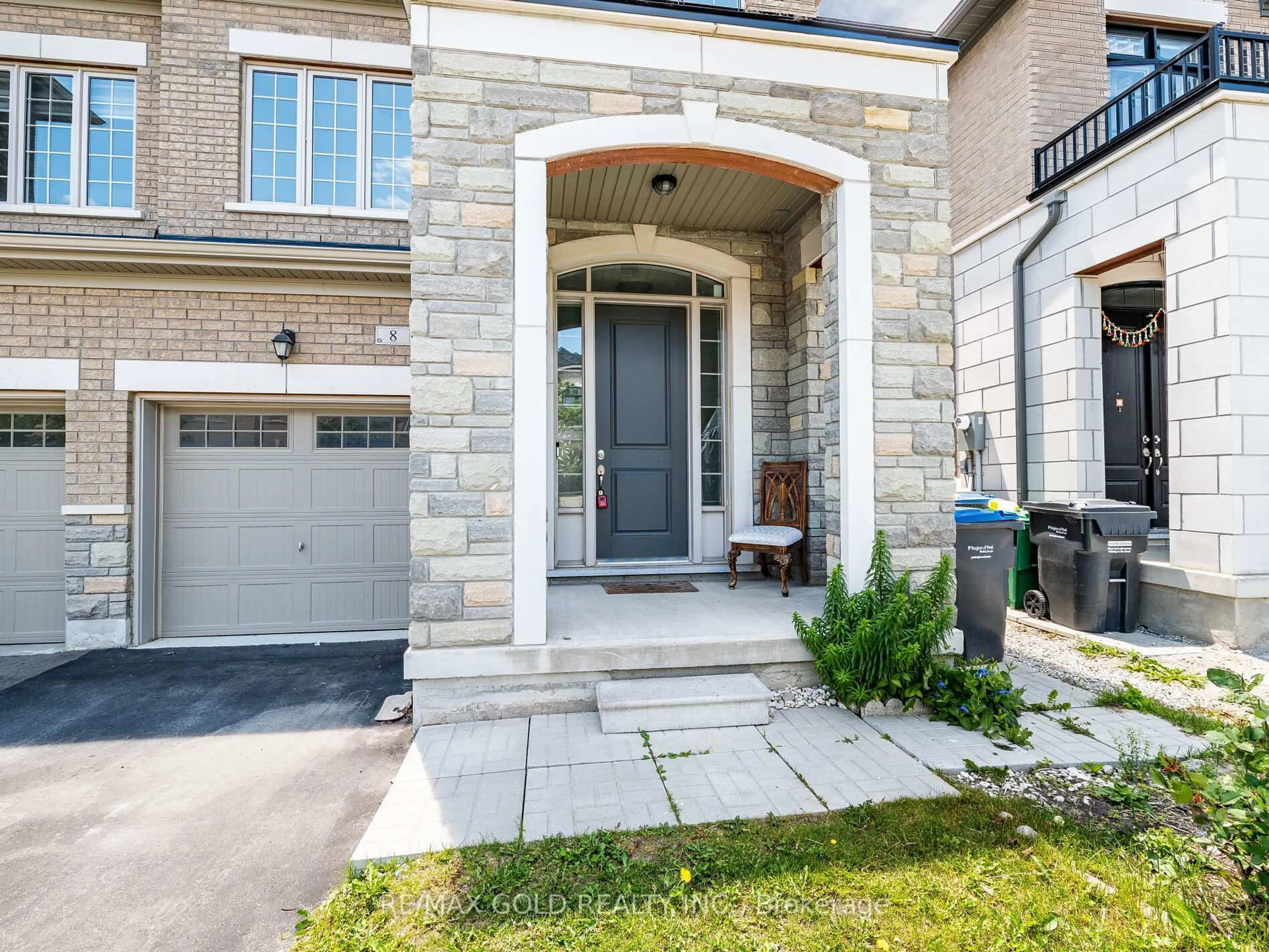 Home with brick exterior material, street for 8 Clunburry Rd, Brampton Ontario L7A 5B4