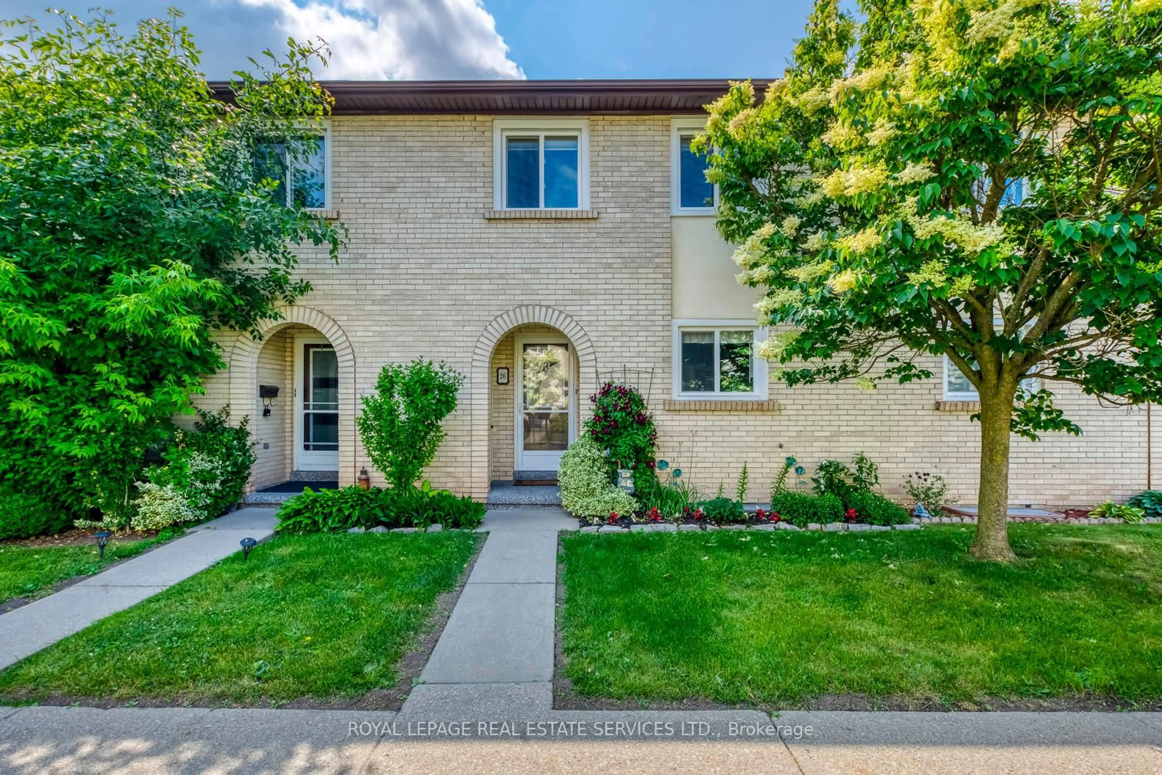 Home with brick exterior material, street for 1444 Sixth Line #26, Oakville Ontario L6H 1X7