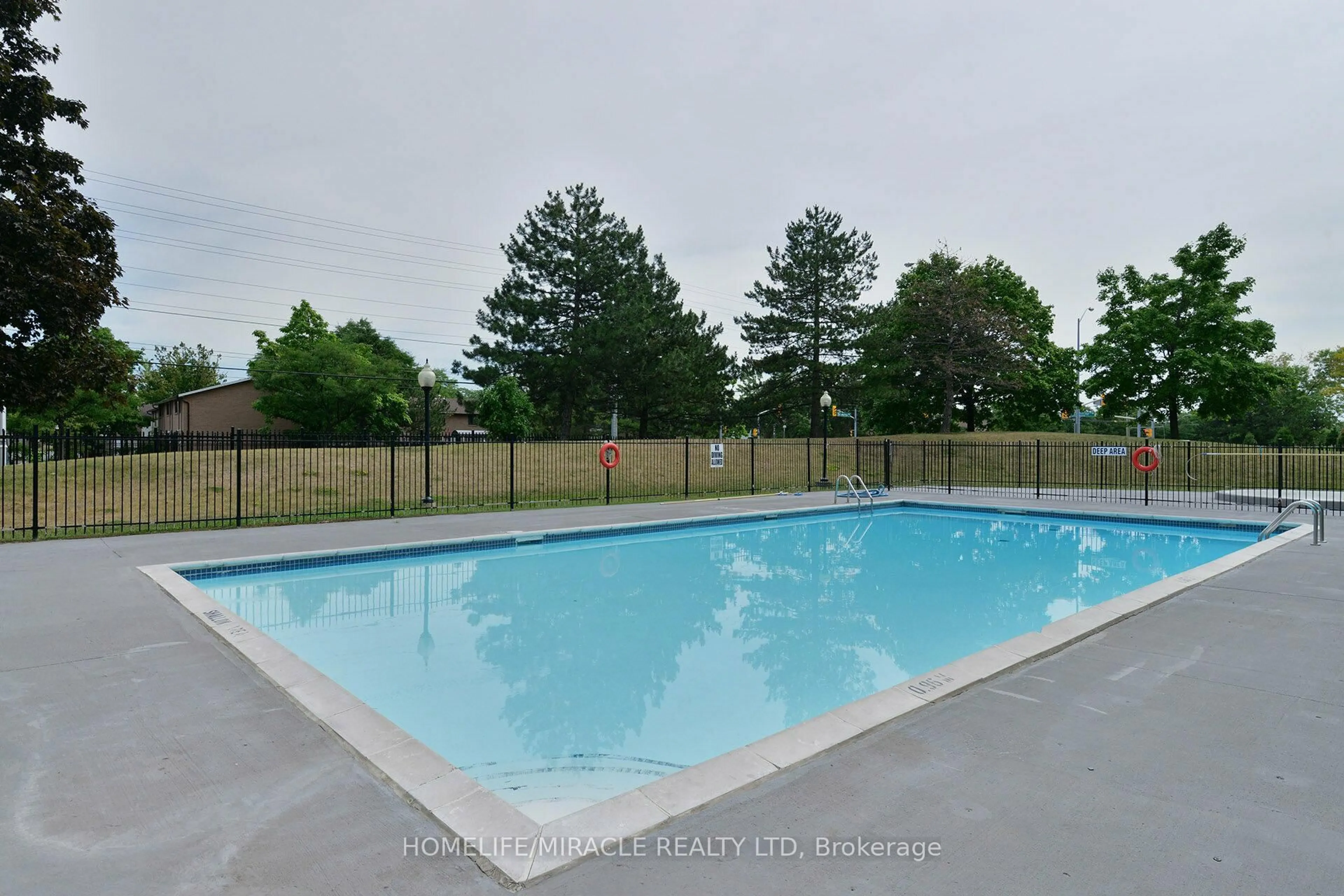 Pool for 15 Kensington Rd #1703, Brampton Ontario L6T 3W2
