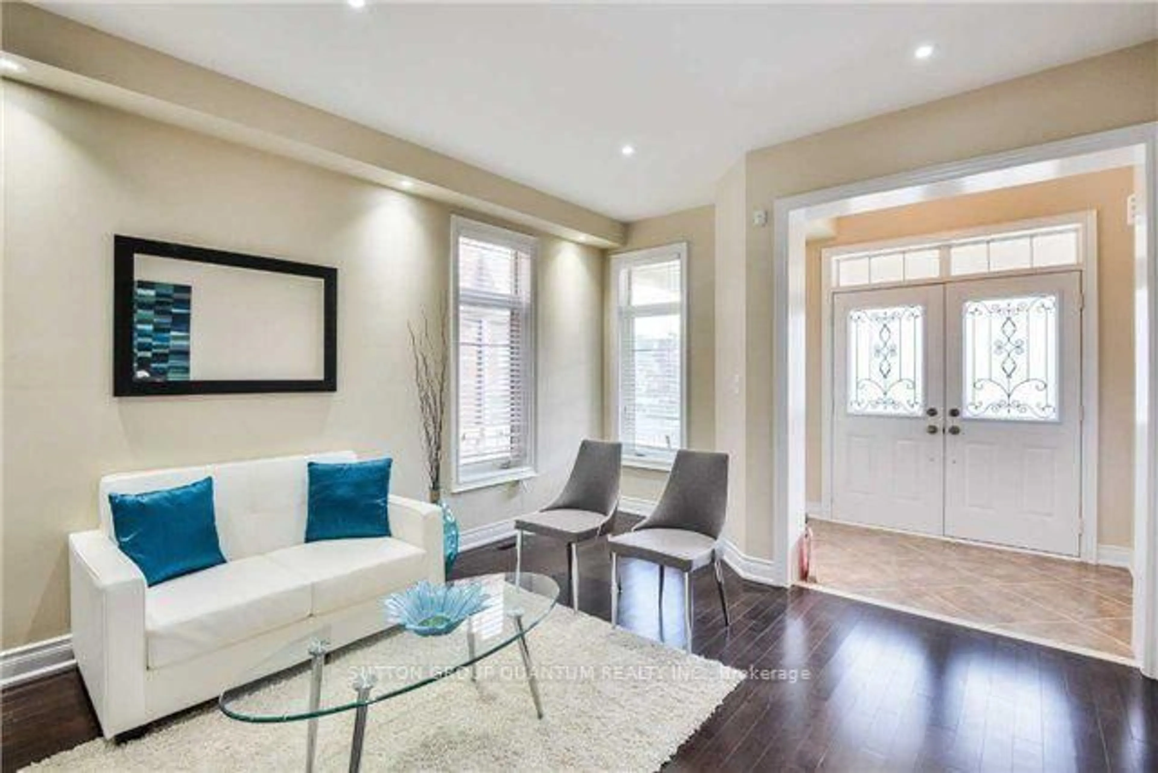 Living room with furniture, unknown for 5497 Oscar Peterson Blvd, Mississauga Ontario L5M 0V9