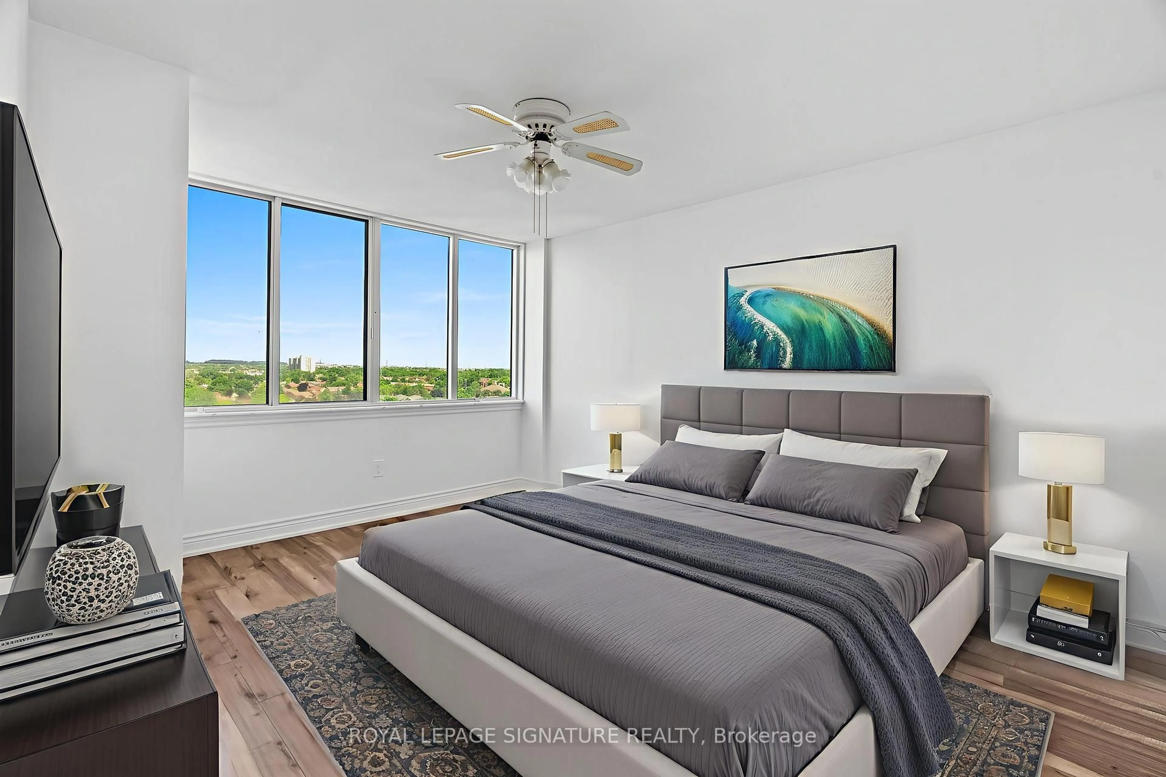 Bedroom with bed, unknown for 1320 Mississauga Valley Blvd #1016, Mississauga Ontario L5A 3R6