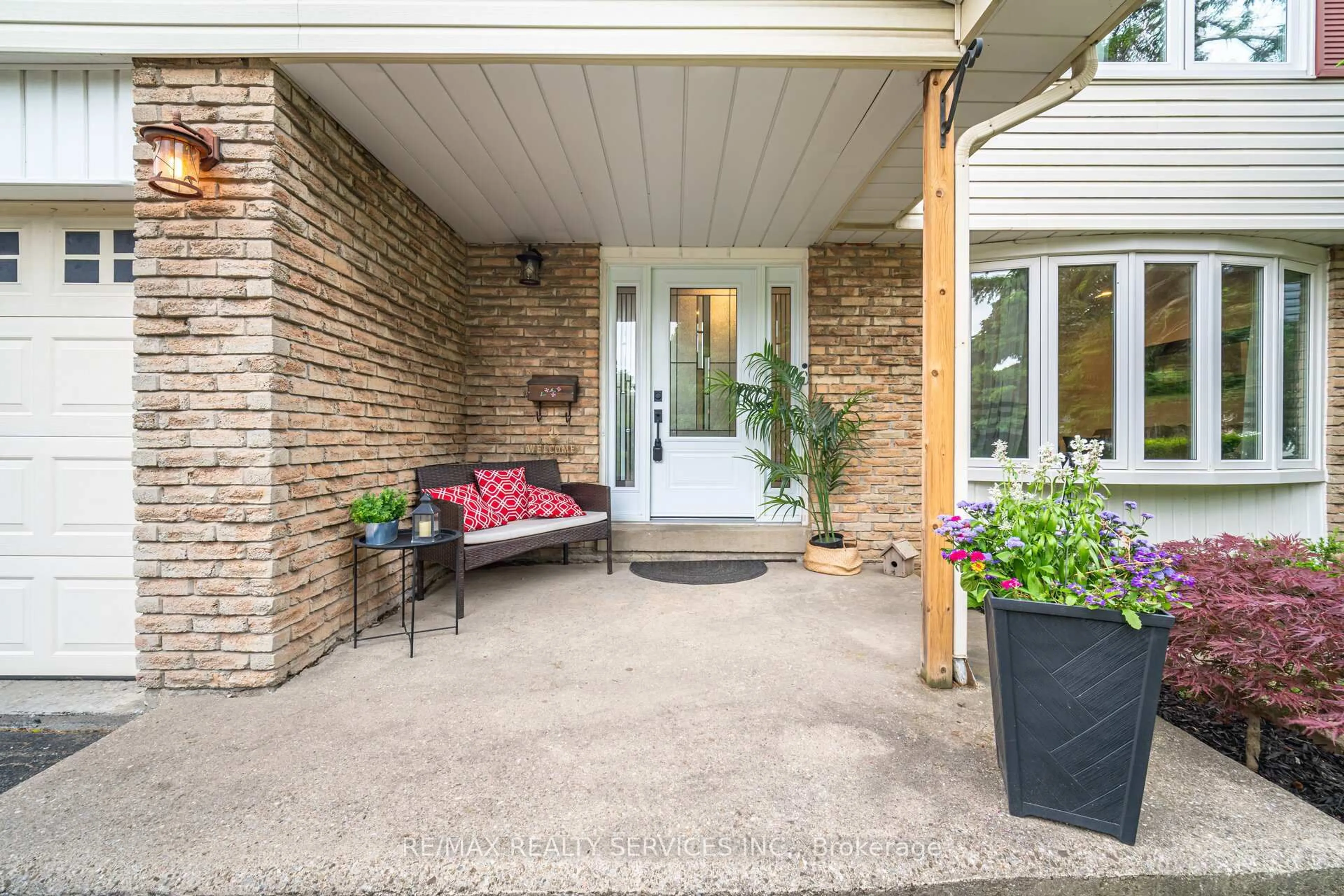Patio, street for 19 Jasper Cres, Brampton Ontario L6S 1W8