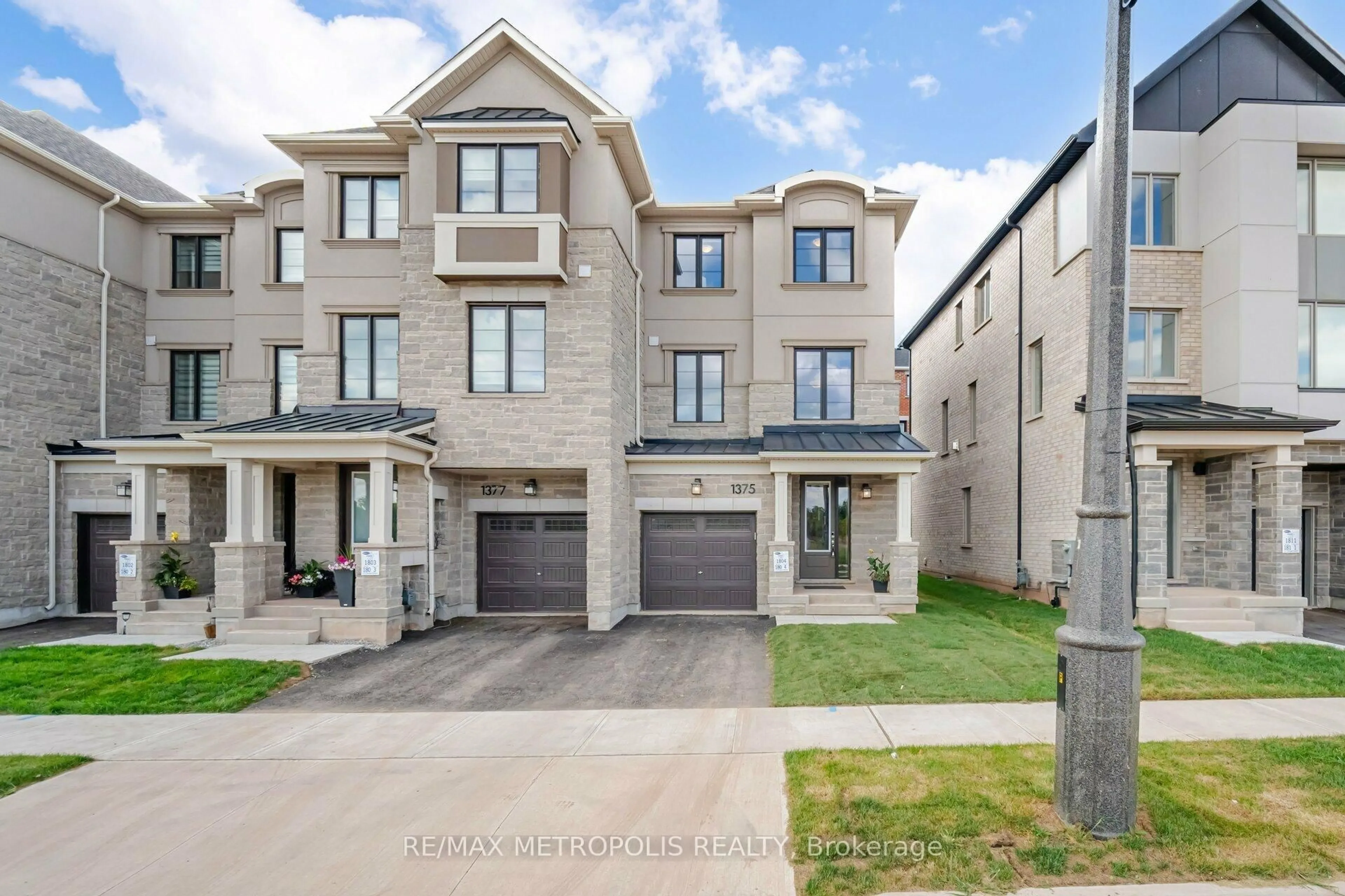 Home with brick exterior material, street for 1375 Shevchenko Blvd, Oakville Ontario L6M 4L8