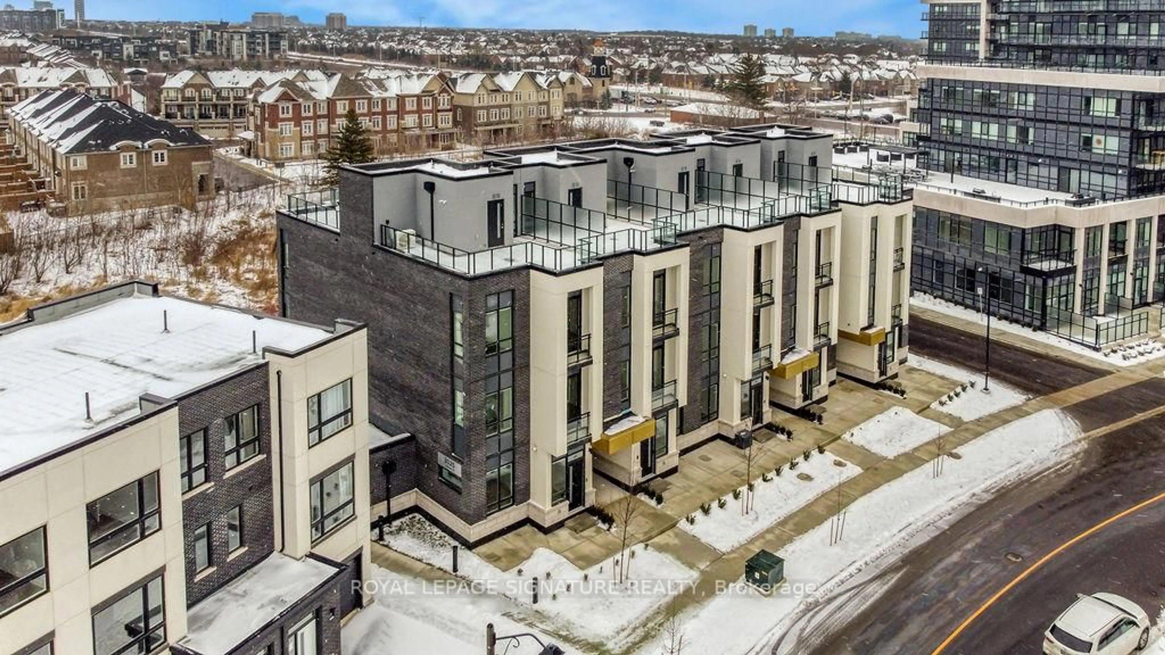 A pic from outside/outdoor area/front of a property/back of a property/a pic from drone, city buildings view from balcony for 3025 Trailside Dr #148, Oakville Ontario L6M 4M2