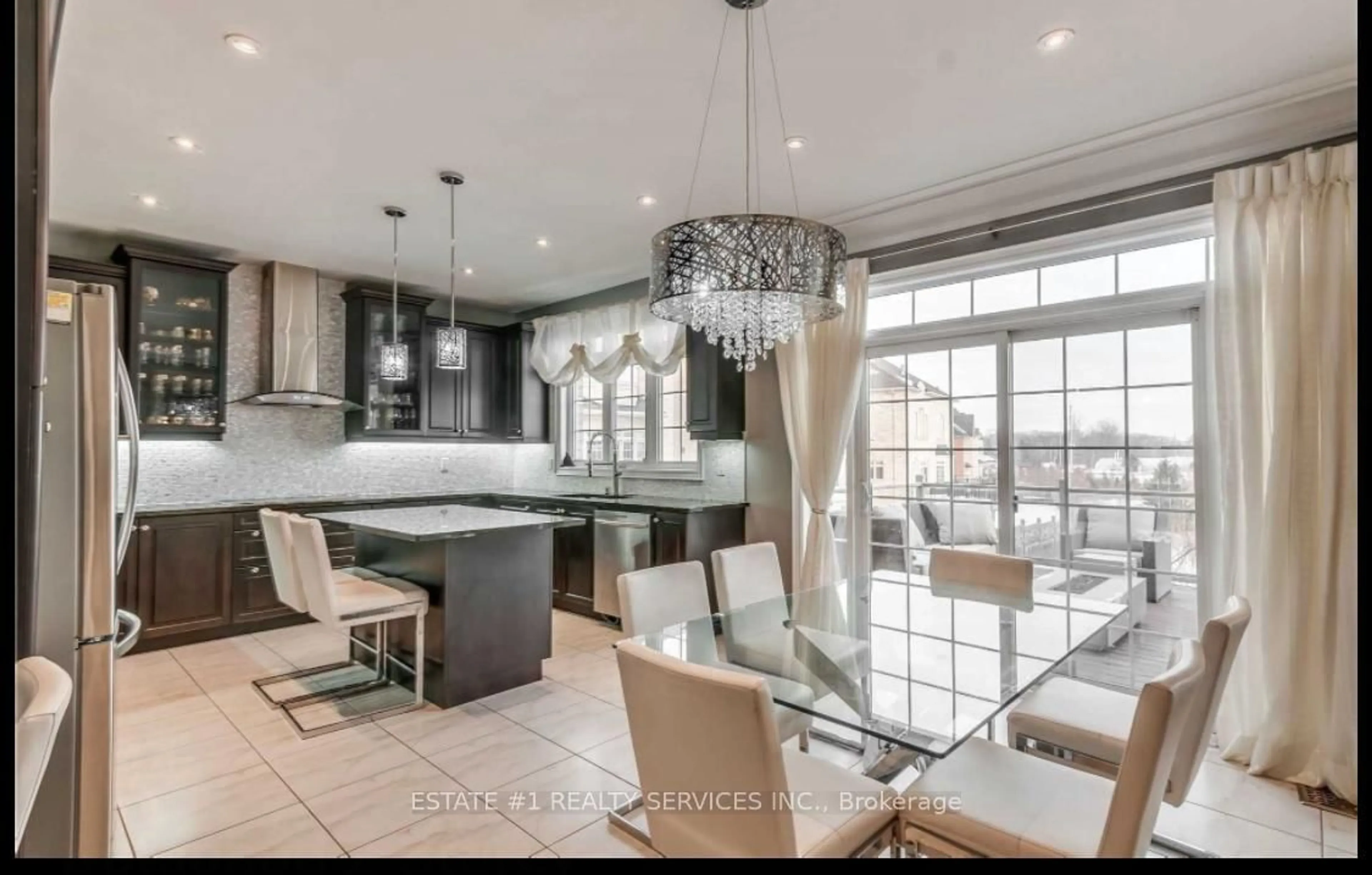 Unknown for 4 Agincourt Circ, Brampton Ontario L6X 2M4