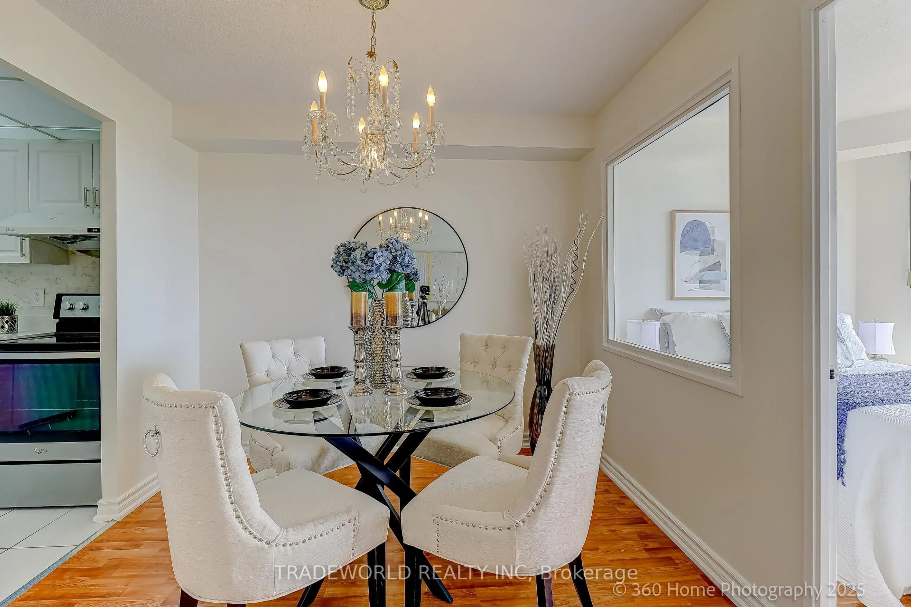 Dining room, wood/laminate floor for 155 Hillcrest Ave #1909, Mississauga Ontario L5B 3Z2