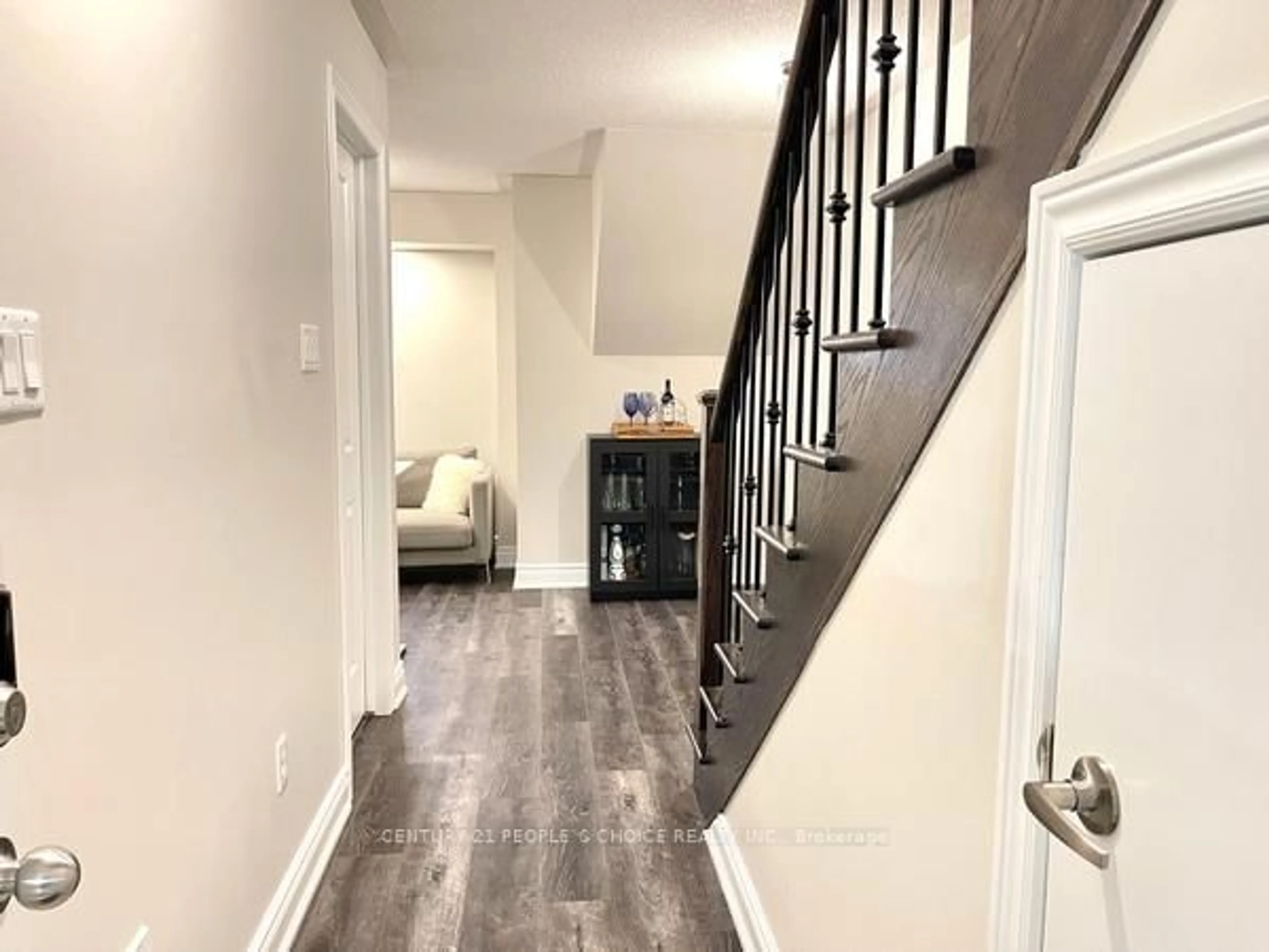 Indoor entryway for 1026A Islington Ave #54, Toronto Ontario M8Z 0E5