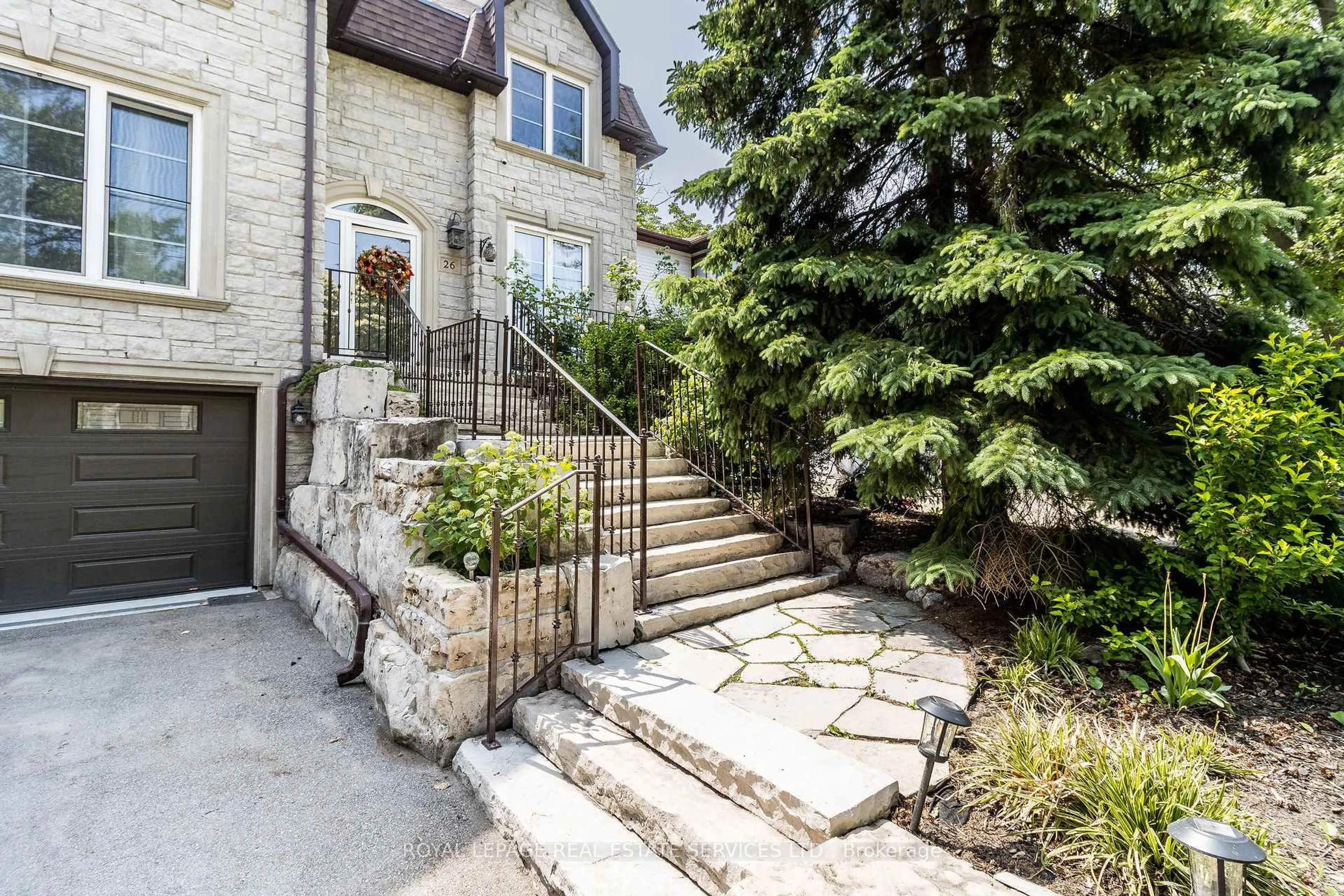 Stairs for 26 Prennan Ave, Toronto Ontario M9B 4B8