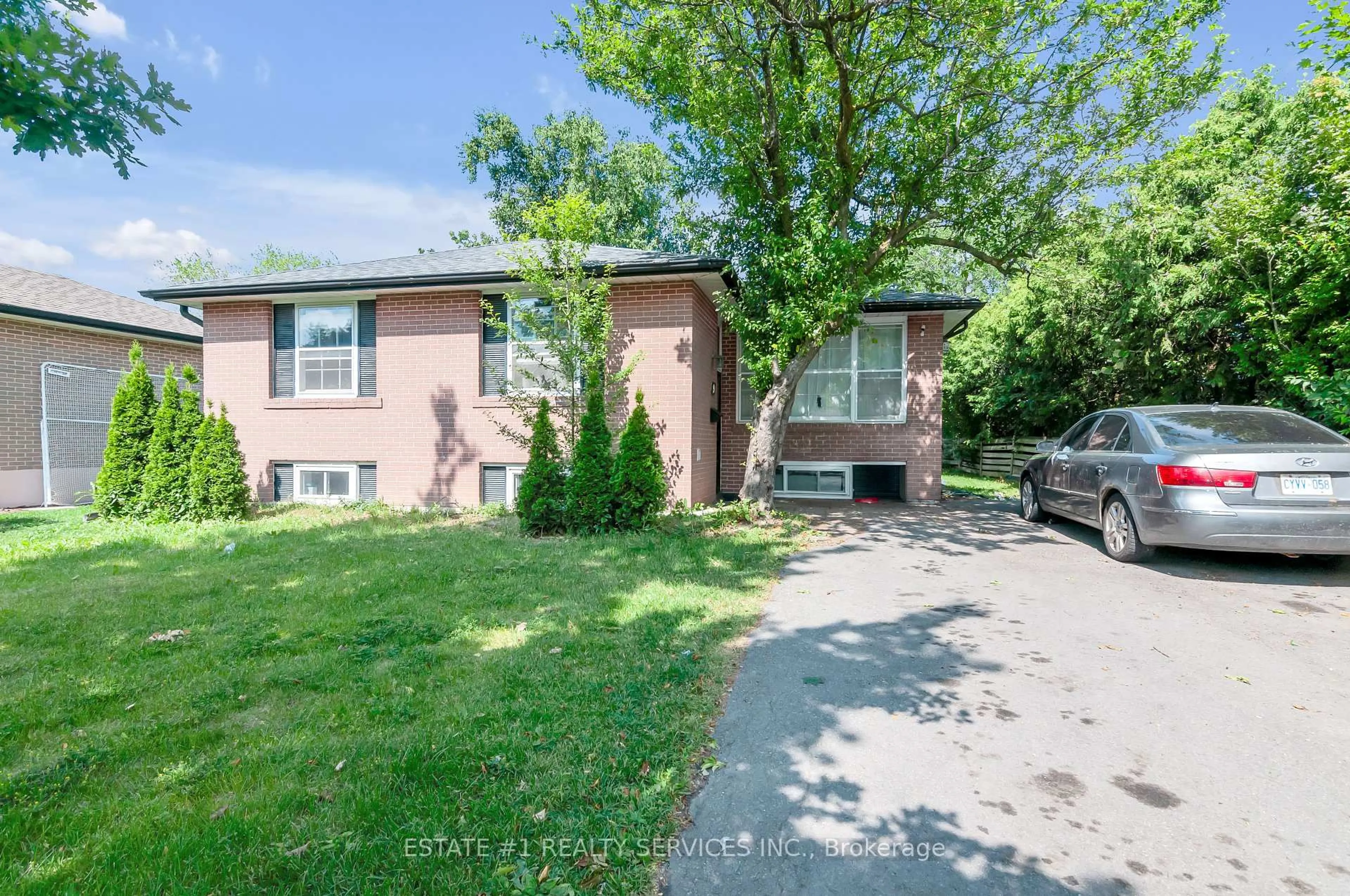 Unknown for 9 Dowling Cres, Brampton Ontario L6T 3B8