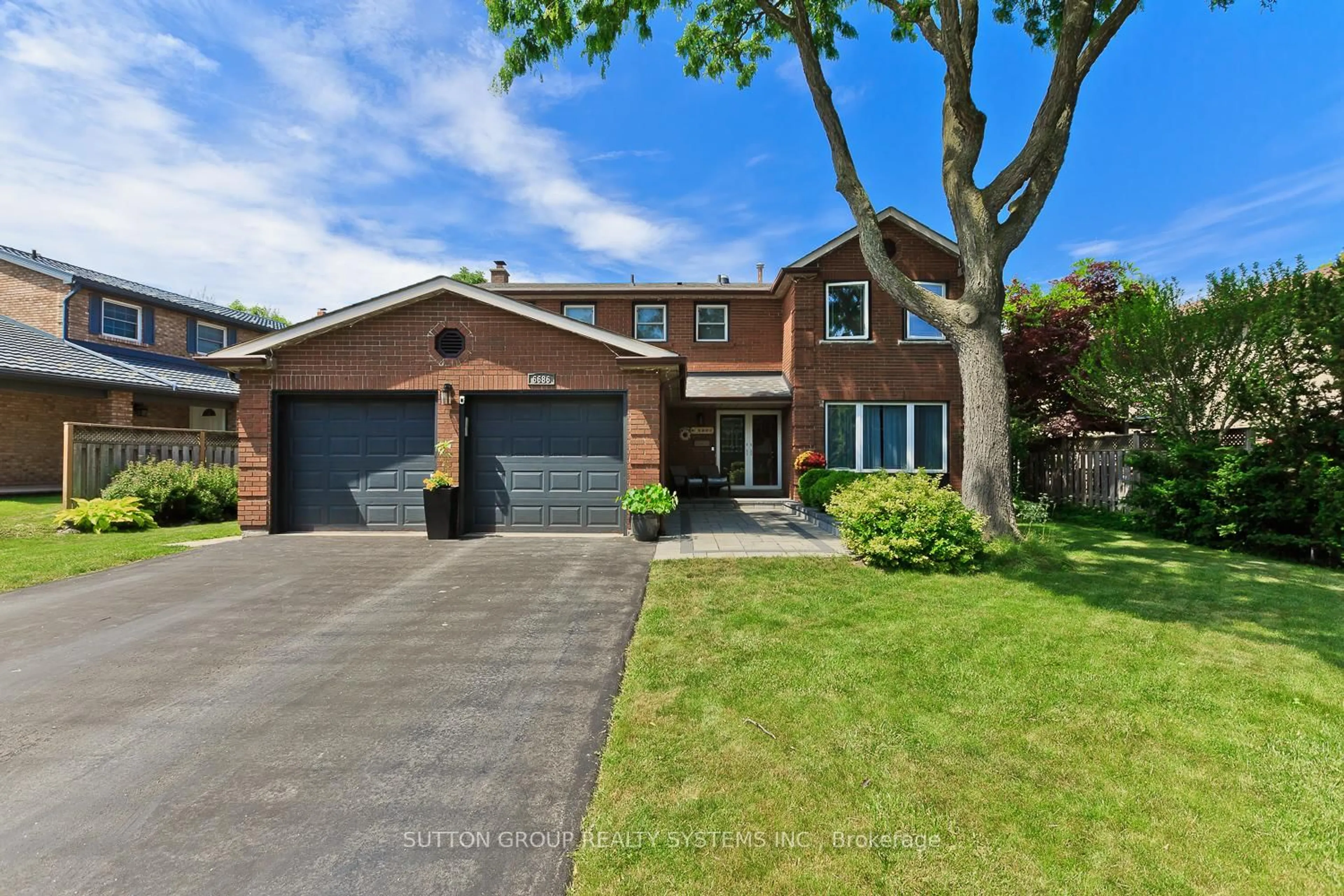 Home with brick exterior material, street for 6686 Barrisdale Dr, Mississauga Ontario L5N 2H3